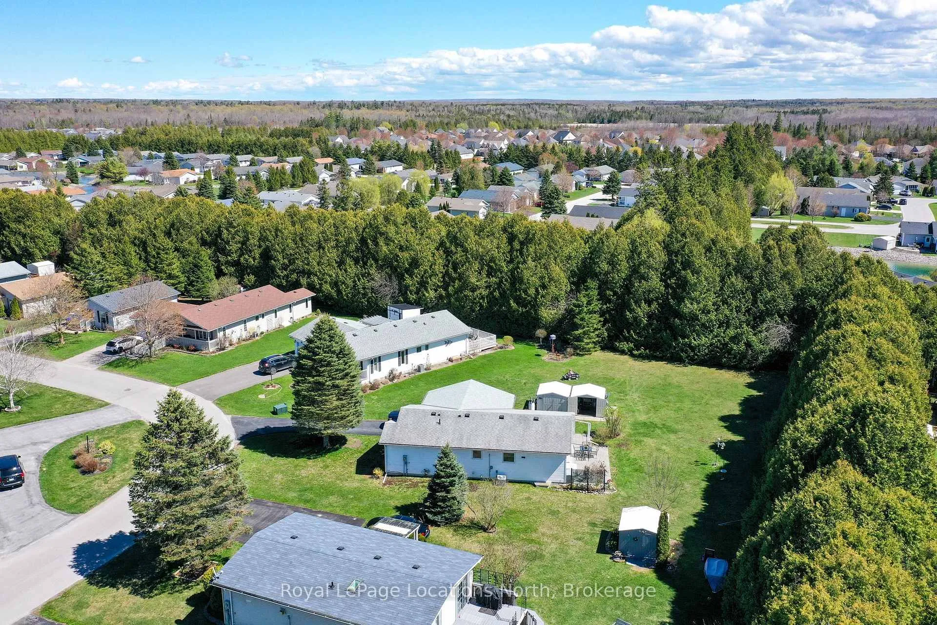 Photo 28 of 37 Indiana Avenue, Wasaga Beach — HOMEH