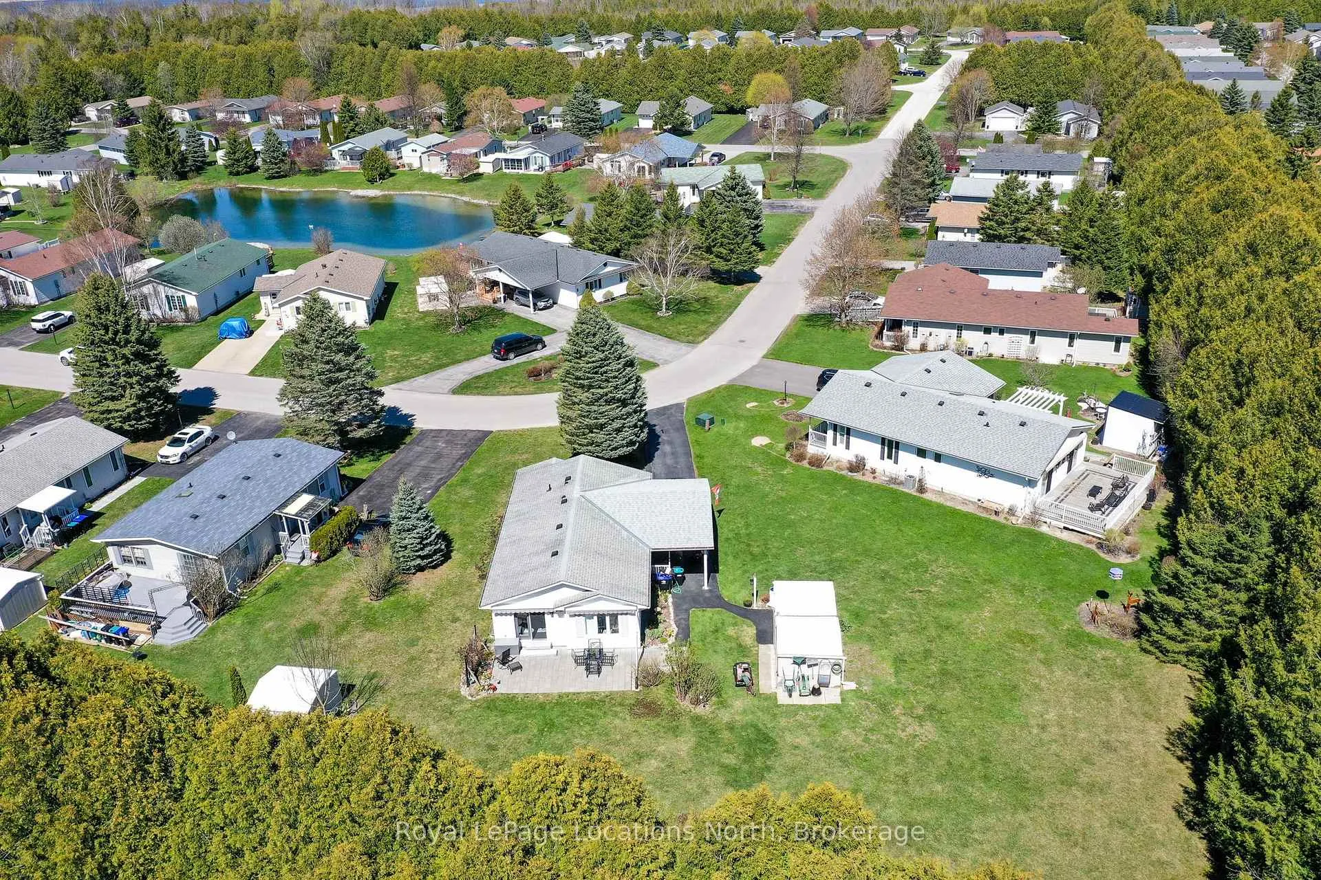 Photo 29 of 37 Indiana Avenue, Wasaga Beach — HOMEH