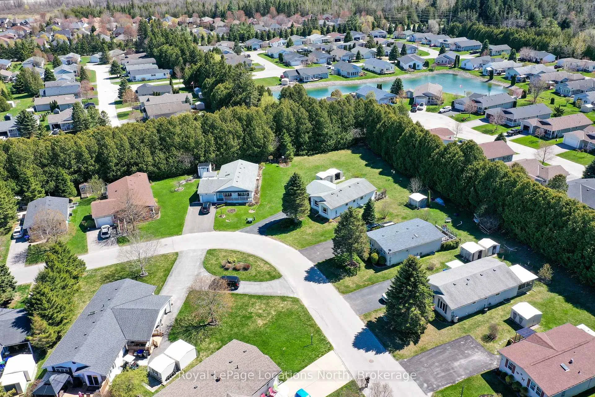 Photo 31 of 37 Indiana Avenue, Wasaga Beach — HOMEH