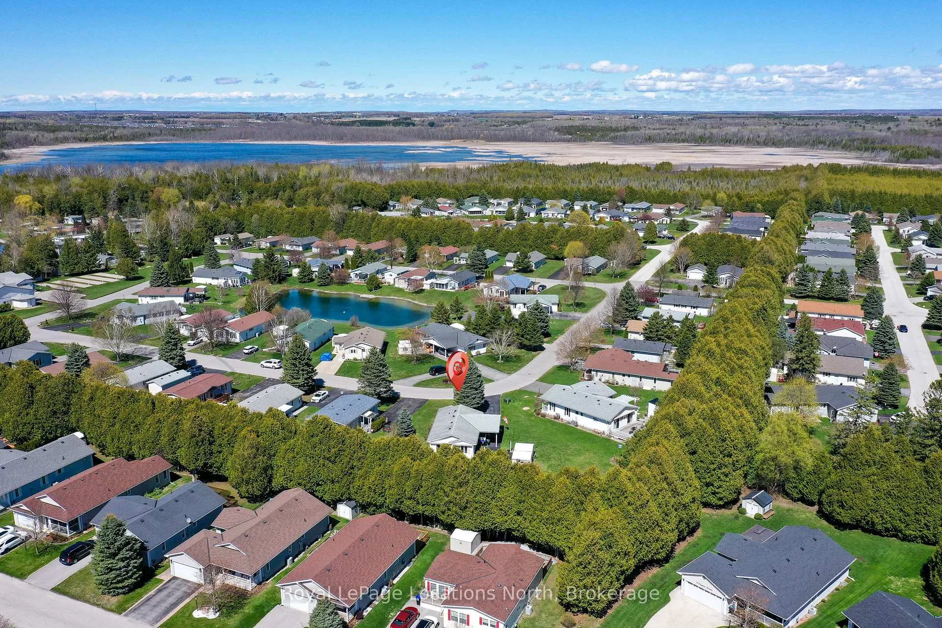 Photo 33 of 37 Indiana Avenue, Wasaga Beach — HOMEH