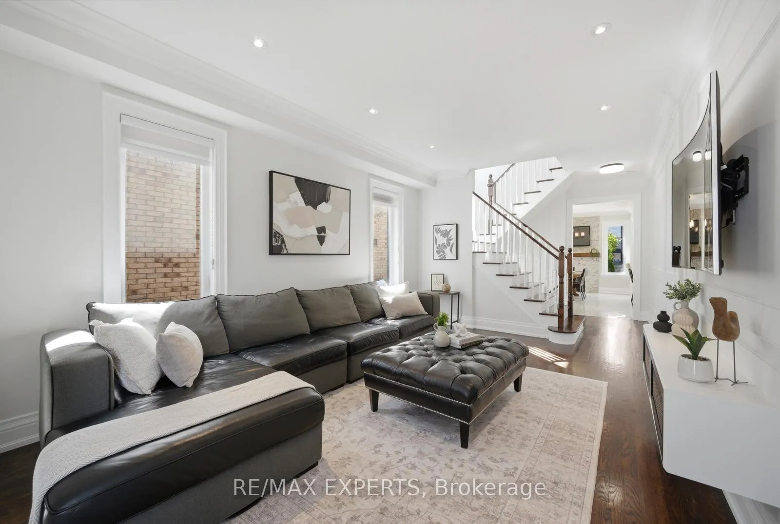 Photo 3 of 27 Dolce Crescent, Vaughan, Vellore Village — HOMEH