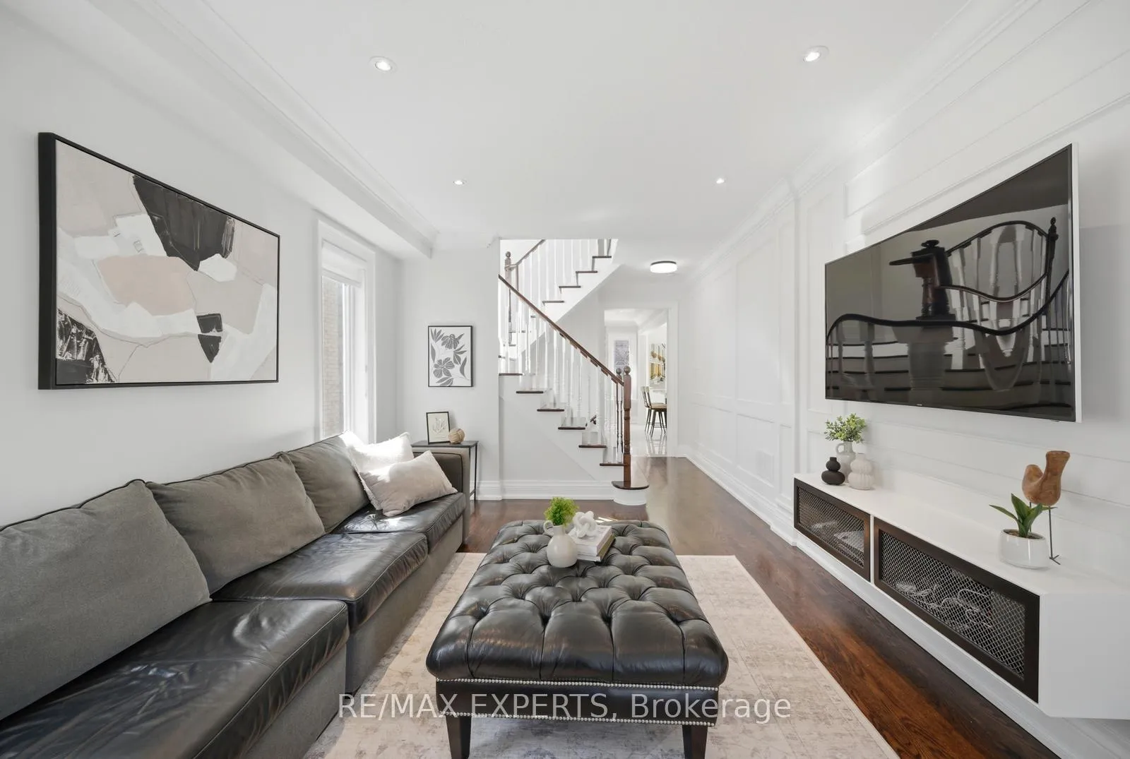Photo 4 of 27 Dolce Crescent, Vaughan, Vellore Village — HOMEH