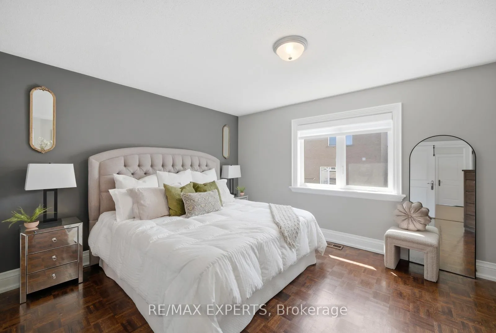 Photo 14 of 27 Dolce Crescent, Vaughan, Vellore Village — HOMEH