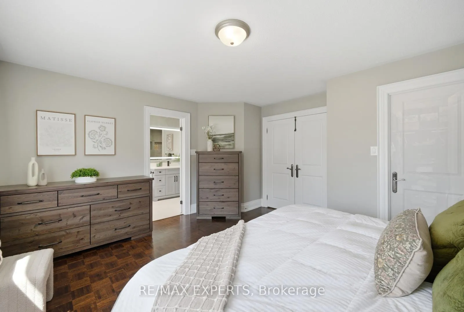 Photo 15 of 27 Dolce Crescent, Vaughan, Vellore Village — HOMEH