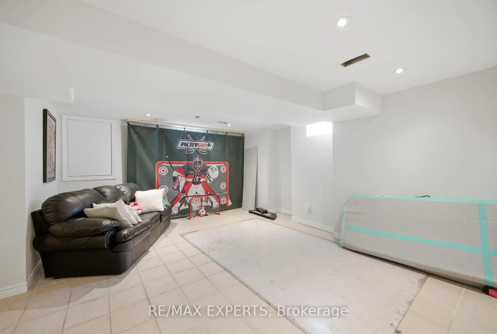 Photo 27 of 27 Dolce Crescent, Vaughan, Vellore Village — HOMEH