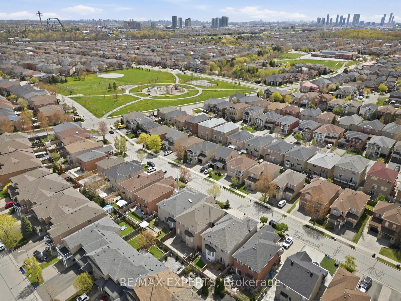 Photo 35 of 27 Dolce Crescent, Vaughan, Vellore Village — HOMEH
