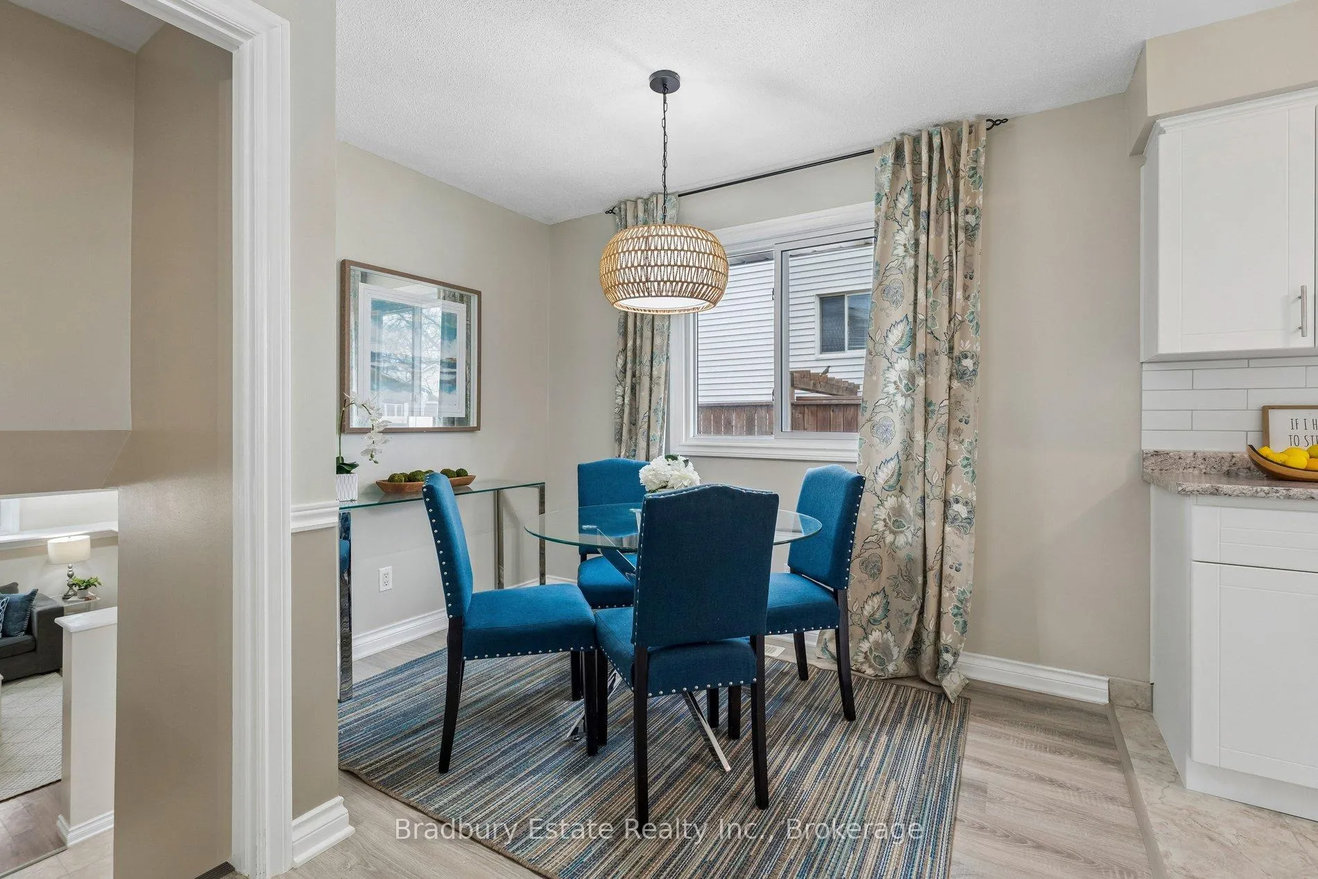 Photo 7 of 31 Mayfair Drive, Welland, Broadway — HOMEH