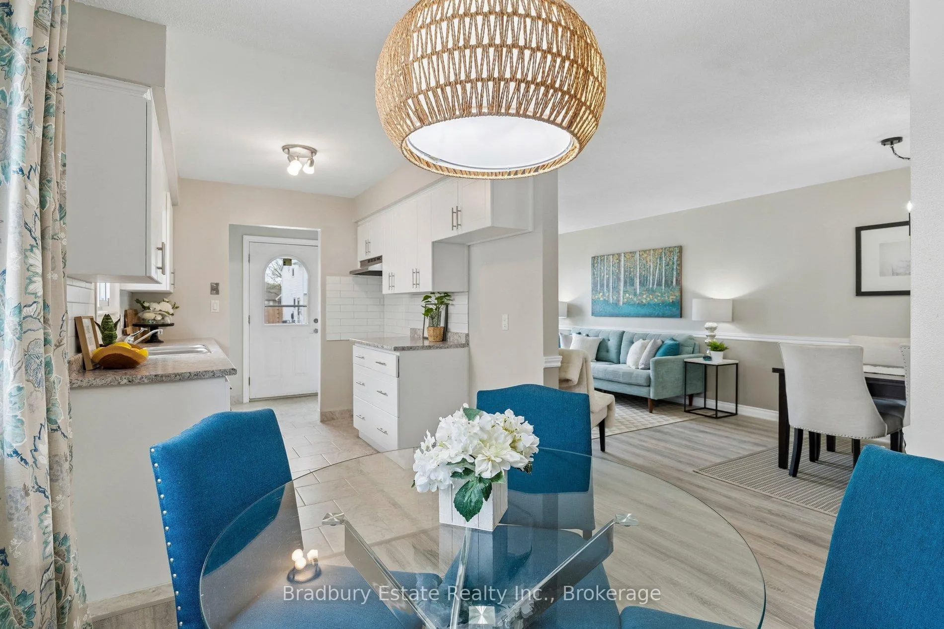Photo 12 of 31 Mayfair Drive, Welland, Broadway — HOMEH