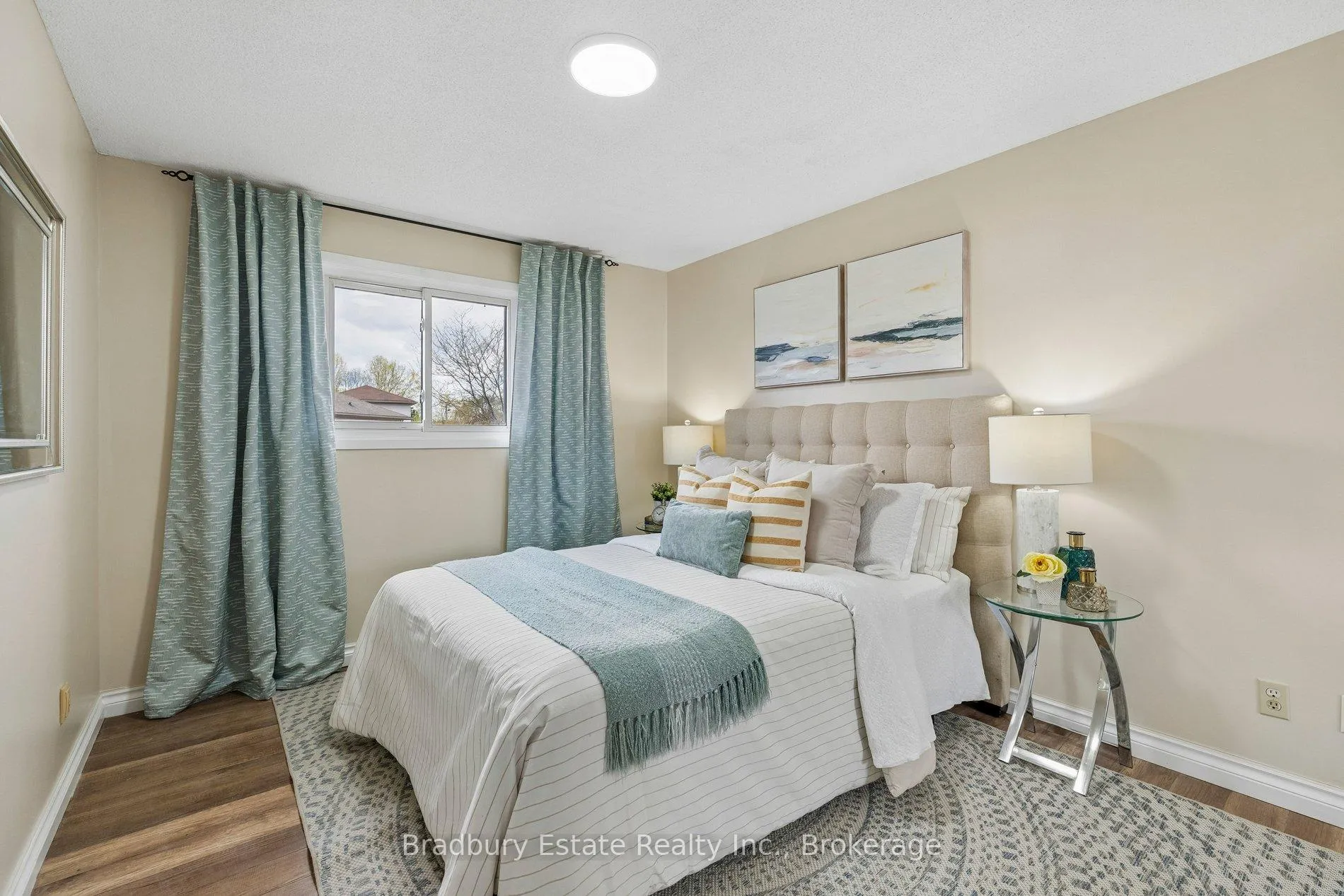 Photo 16 of 31 Mayfair Drive, Welland, Broadway — HOMEH