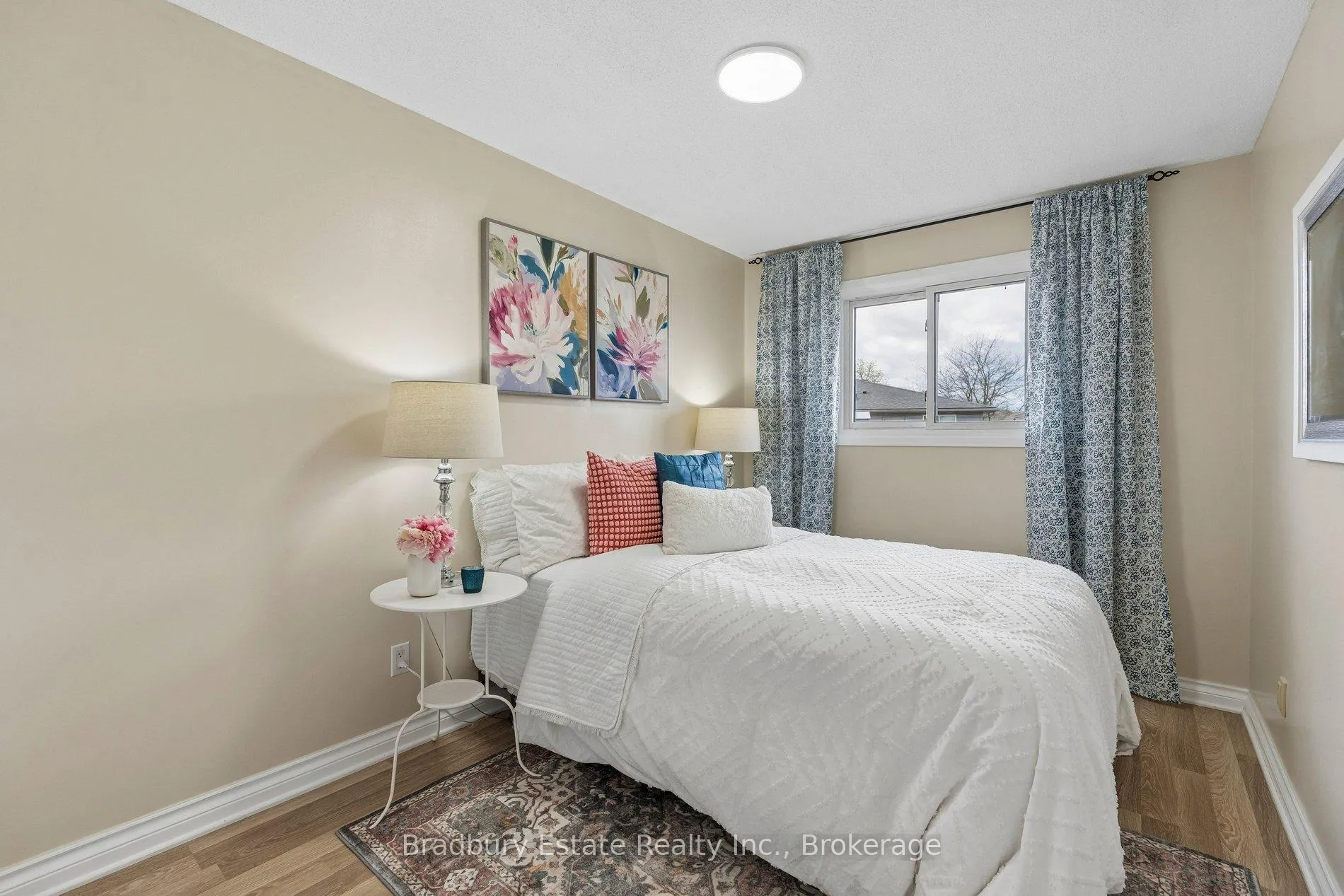 Photo 18 of 31 Mayfair Drive, Welland, Broadway — HOMEH