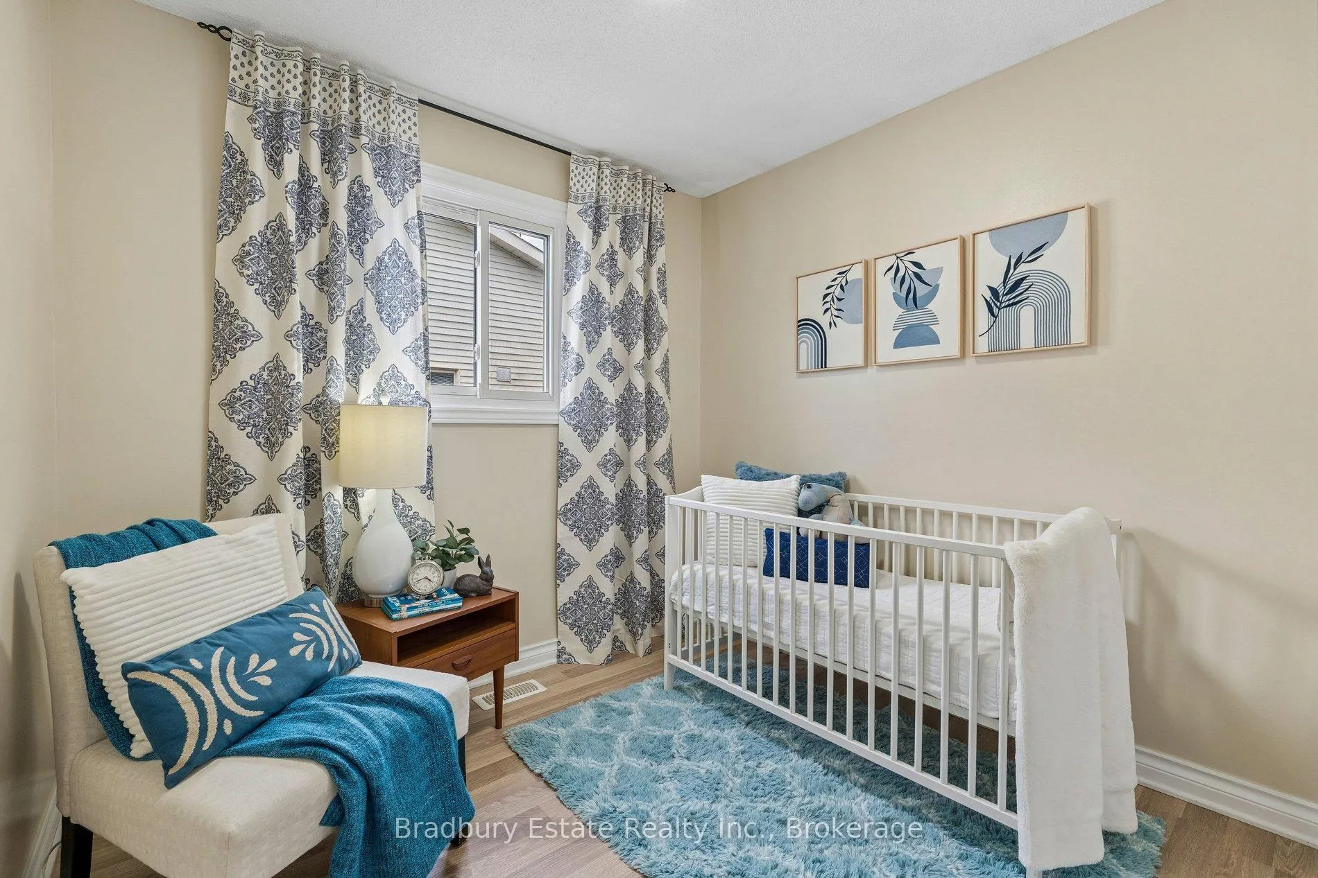 Photo 20 of 31 Mayfair Drive, Welland, Broadway — HOMEH