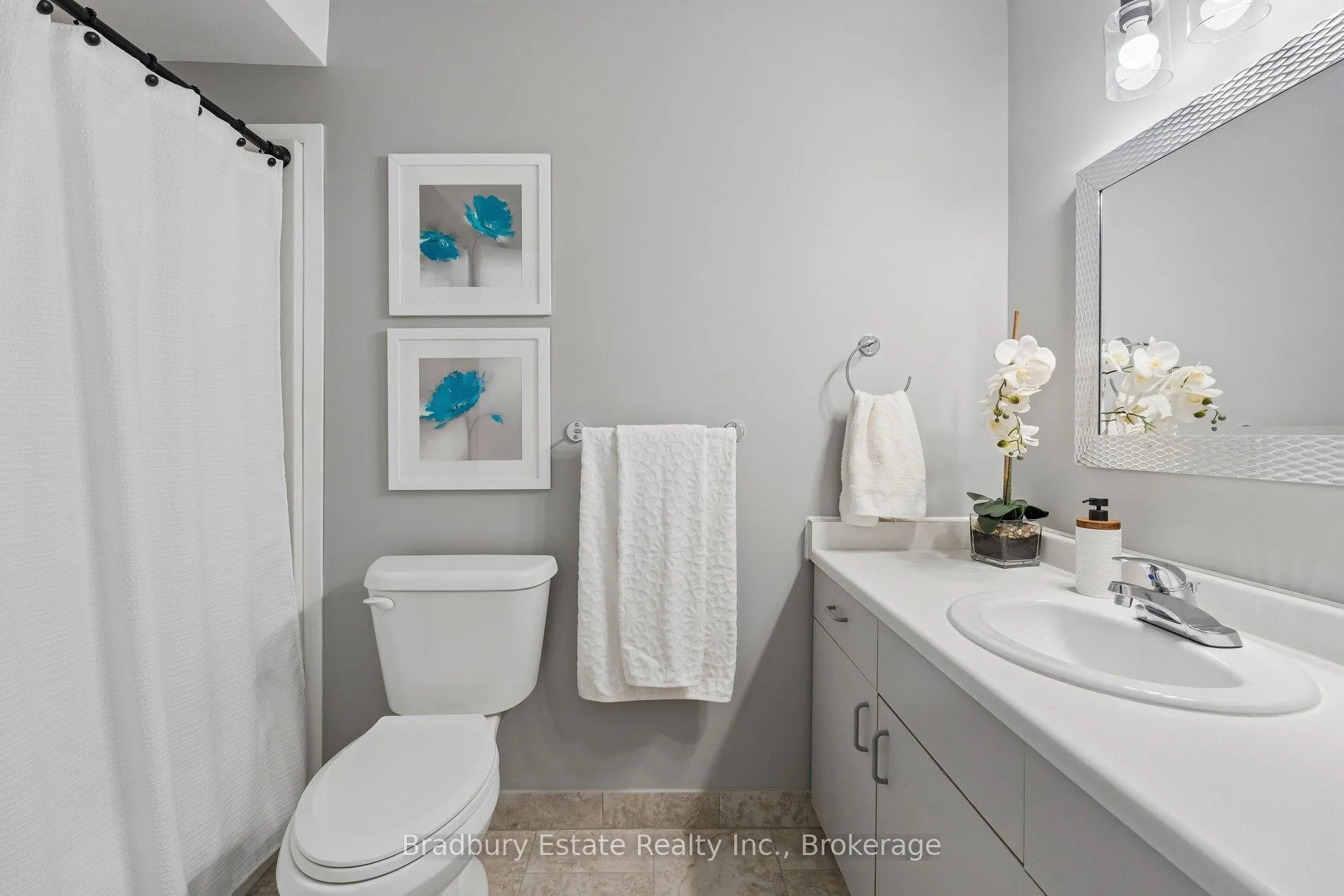 Photo 21 of 31 Mayfair Drive, Welland, Broadway — HOMEH