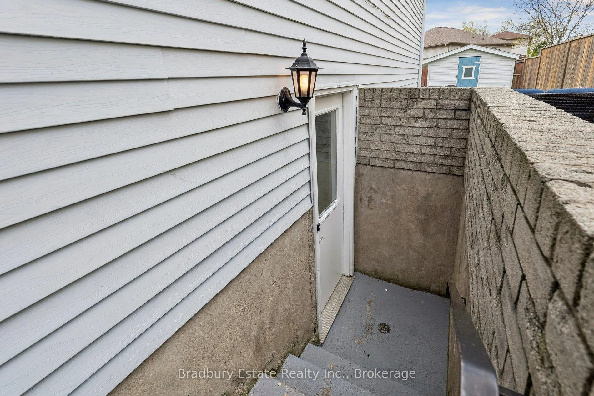 Photo 22 of 31 Mayfair Drive, Welland, Broadway — HOMEH