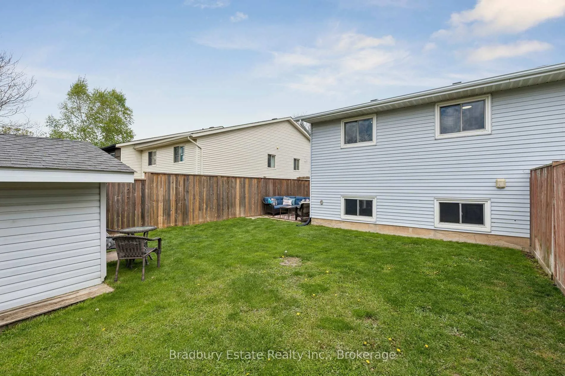 Photo 36 of 31 Mayfair Drive, Welland, Broadway — HOMEH
