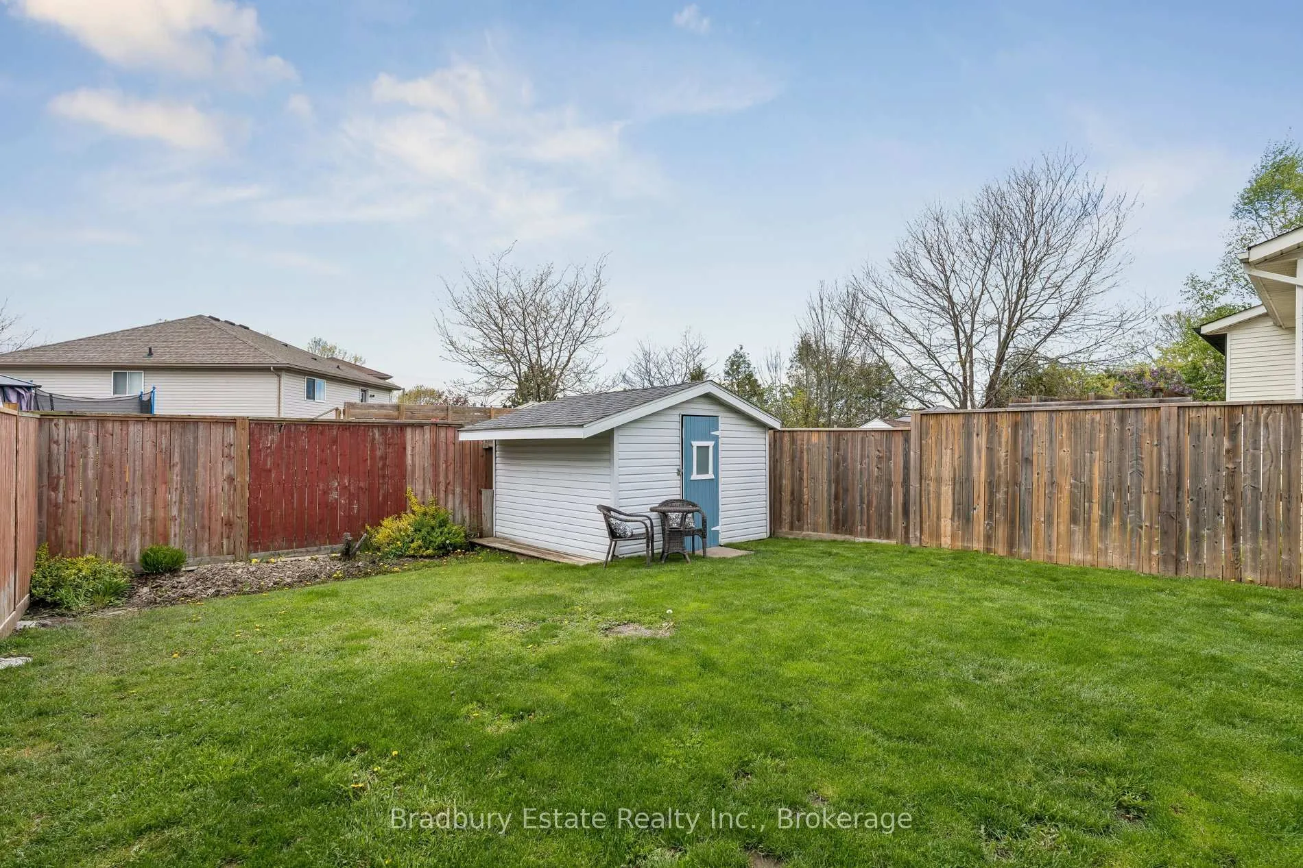 Photo 39 of 31 Mayfair Drive, Welland, Broadway — HOMEH