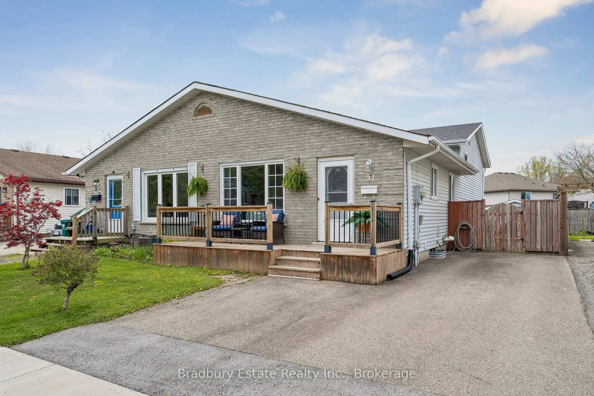 Photo 41 of 31 Mayfair Drive, Welland, Broadway — HOMEH
