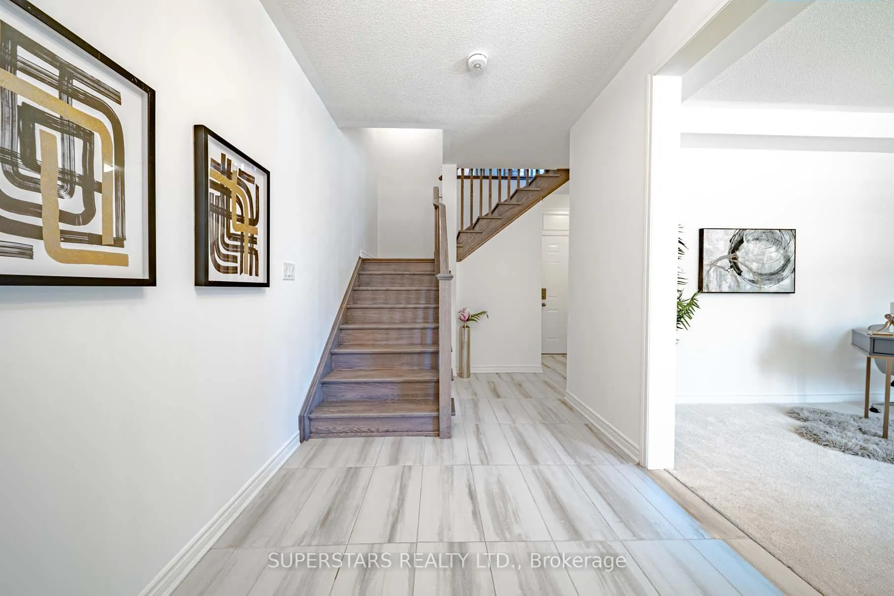 Photo 3 of 3342 Thunderbird Promenade, Pickering, Rural Pickering — HOMEH