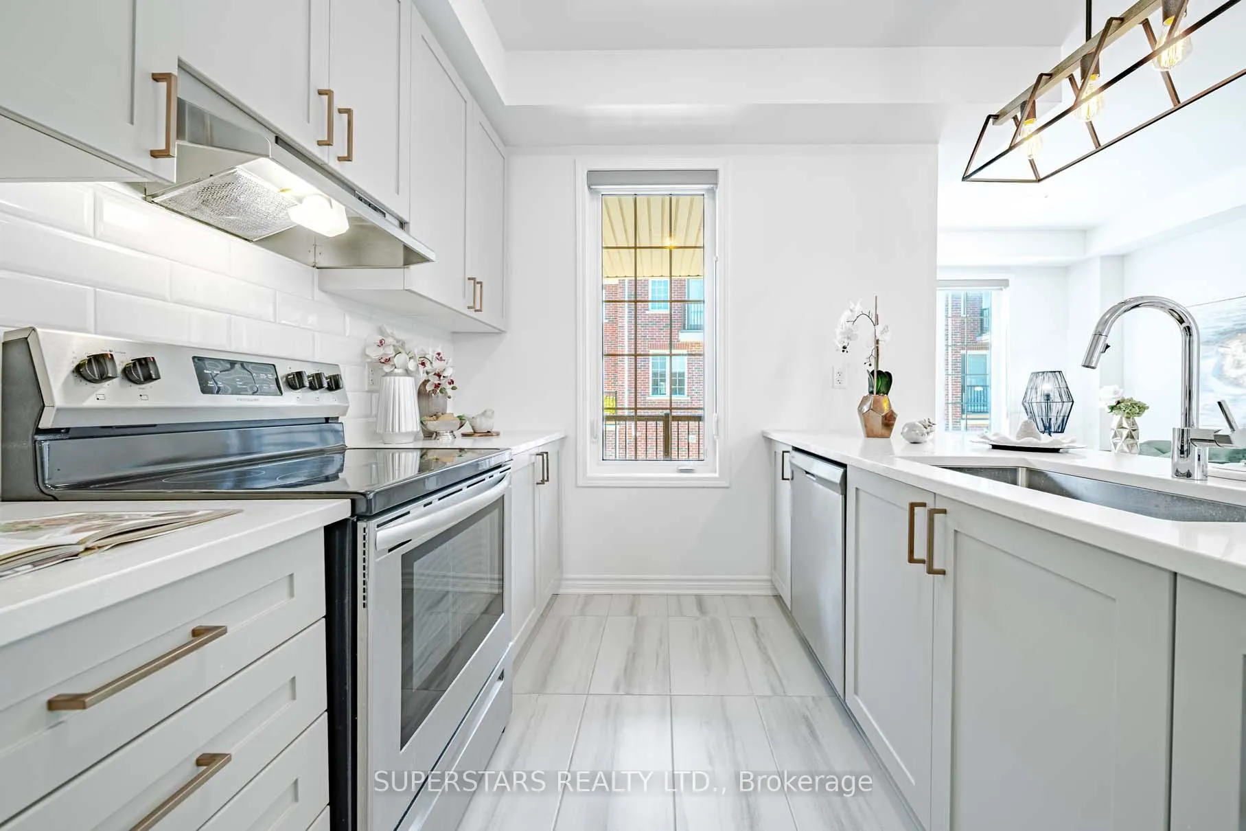 Photo 10 of 3342 Thunderbird Promenade, Pickering, Rural Pickering — HOMEH