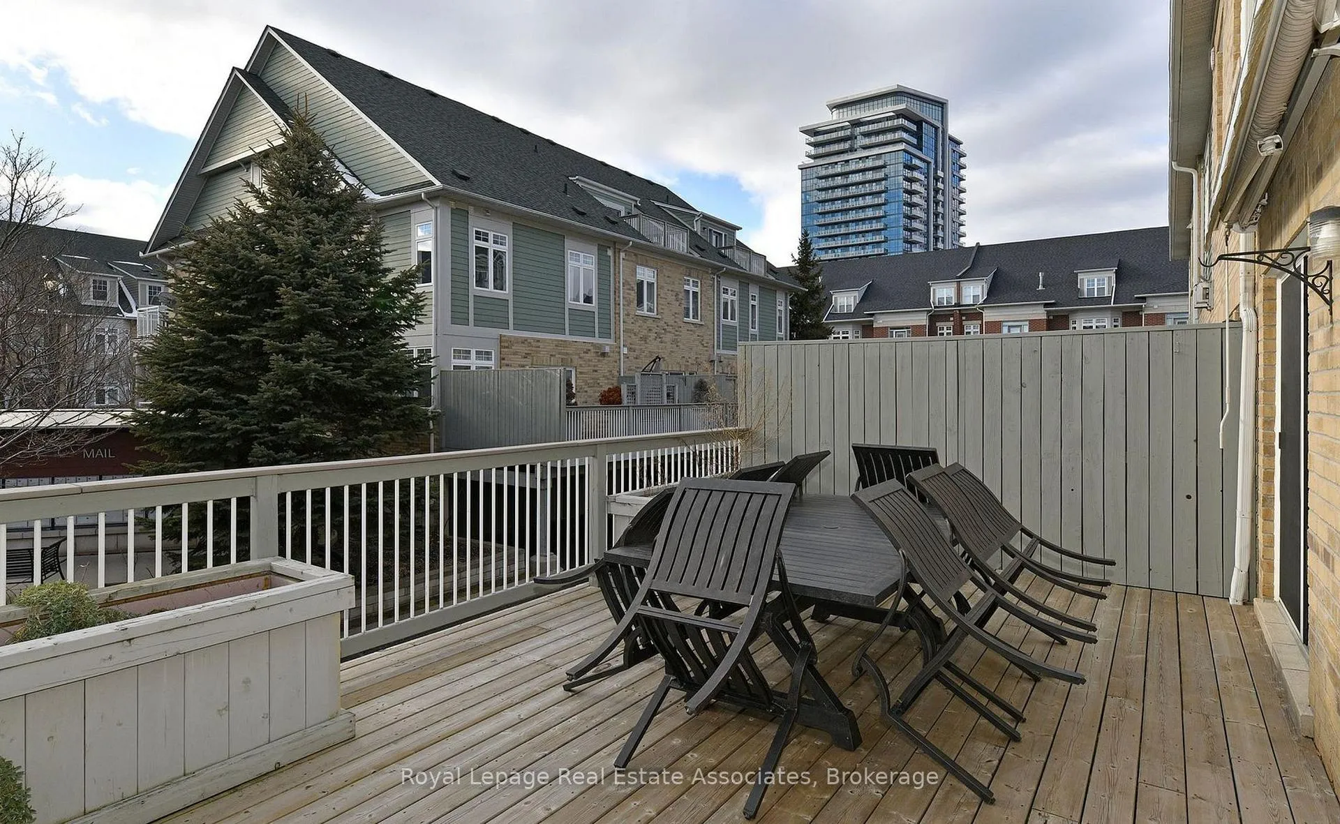 Photo 10 of Unit 4, 100 Compass Way, Mississauga, Port Credit — HOMEH