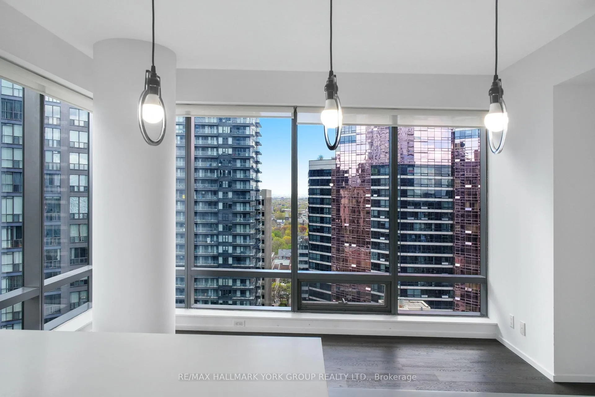 Photo 8 of Unit 2005, 5 St Joseph Street, Toronto, Bay Street Corridor — HOMEH