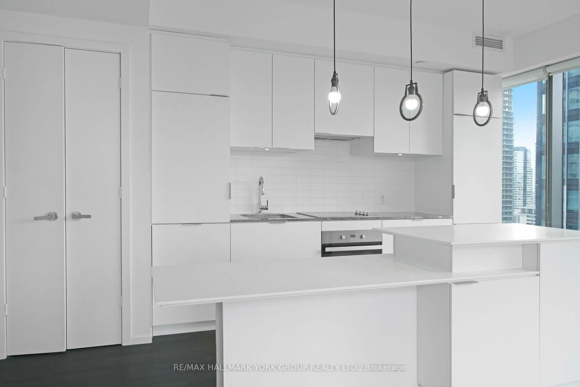 Photo 11 of Unit 2005, 5 St Joseph Street, Toronto, Bay Street Corridor — HOMEH