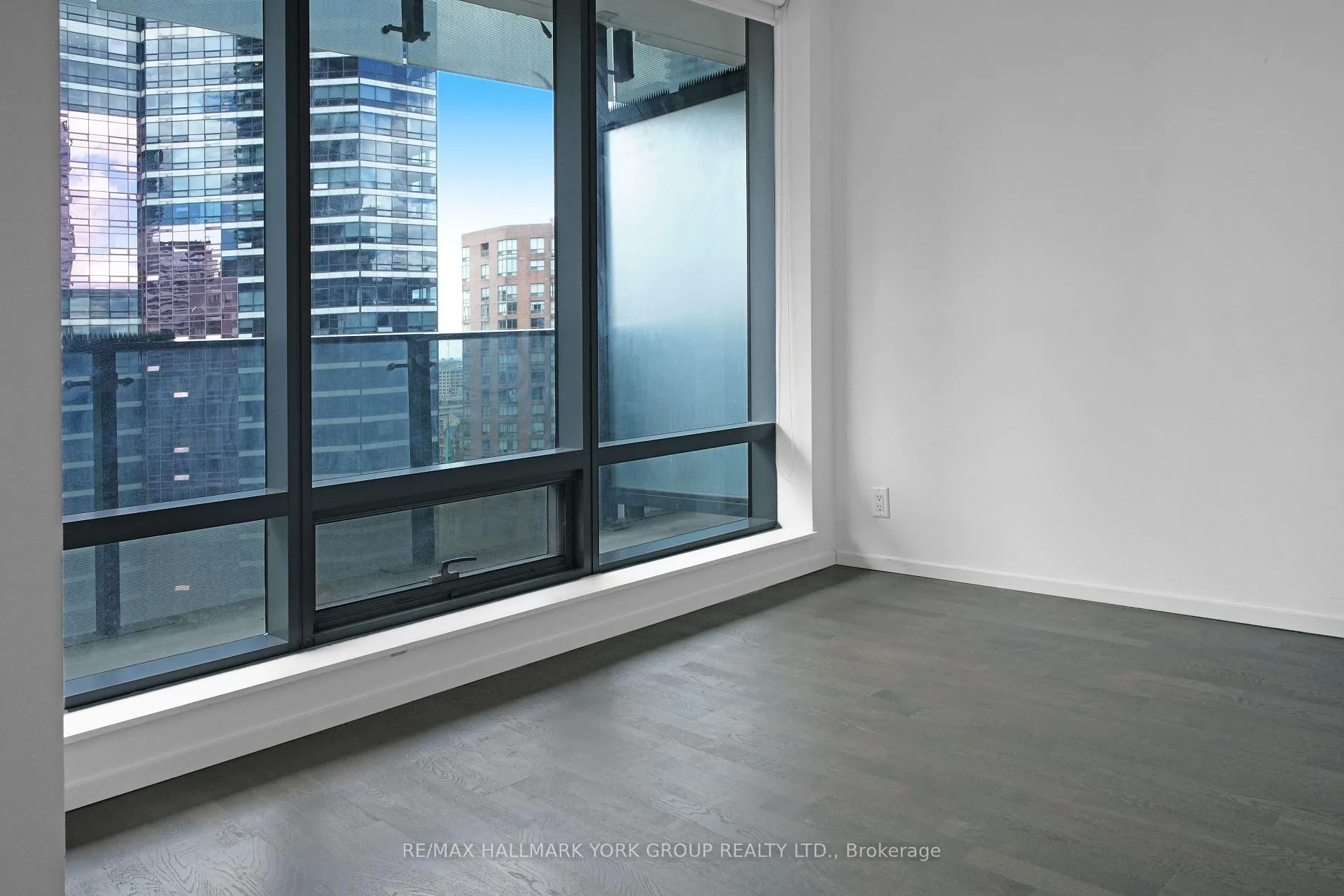 Photo 12 of Unit 2005, 5 St Joseph Street, Toronto, Bay Street Corridor — HOMEH