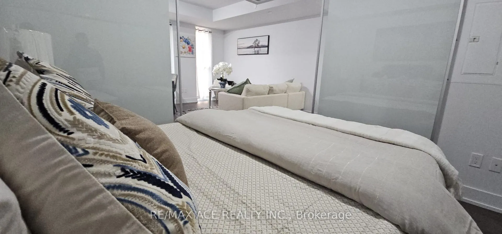 Photo 17 of Unit 1402, 2550 Simcoe Street N, Oshawa, Windfields — HOMEH
