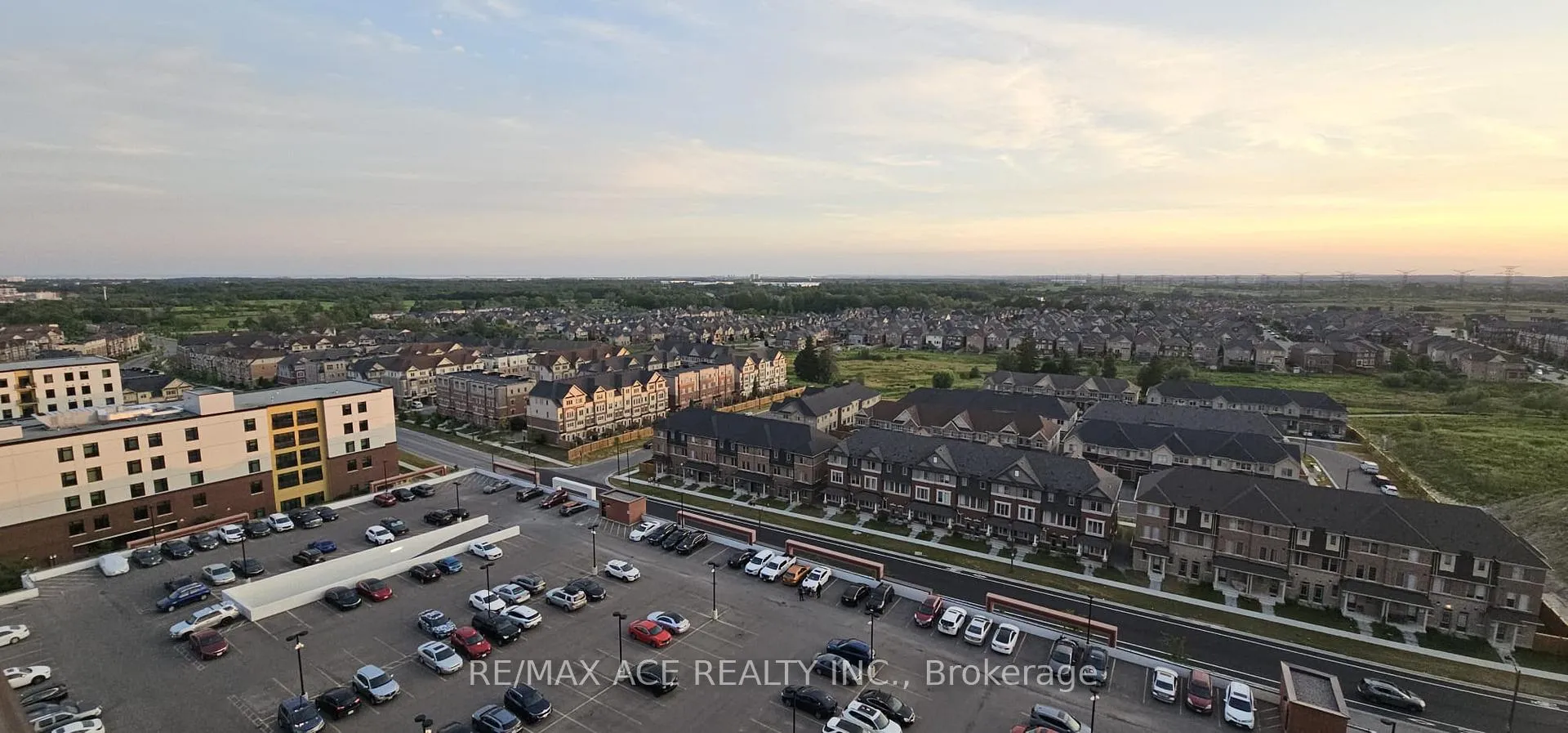 Photo 21 of Unit 1402, 2550 Simcoe Street N, Oshawa, Windfields — HOMEH