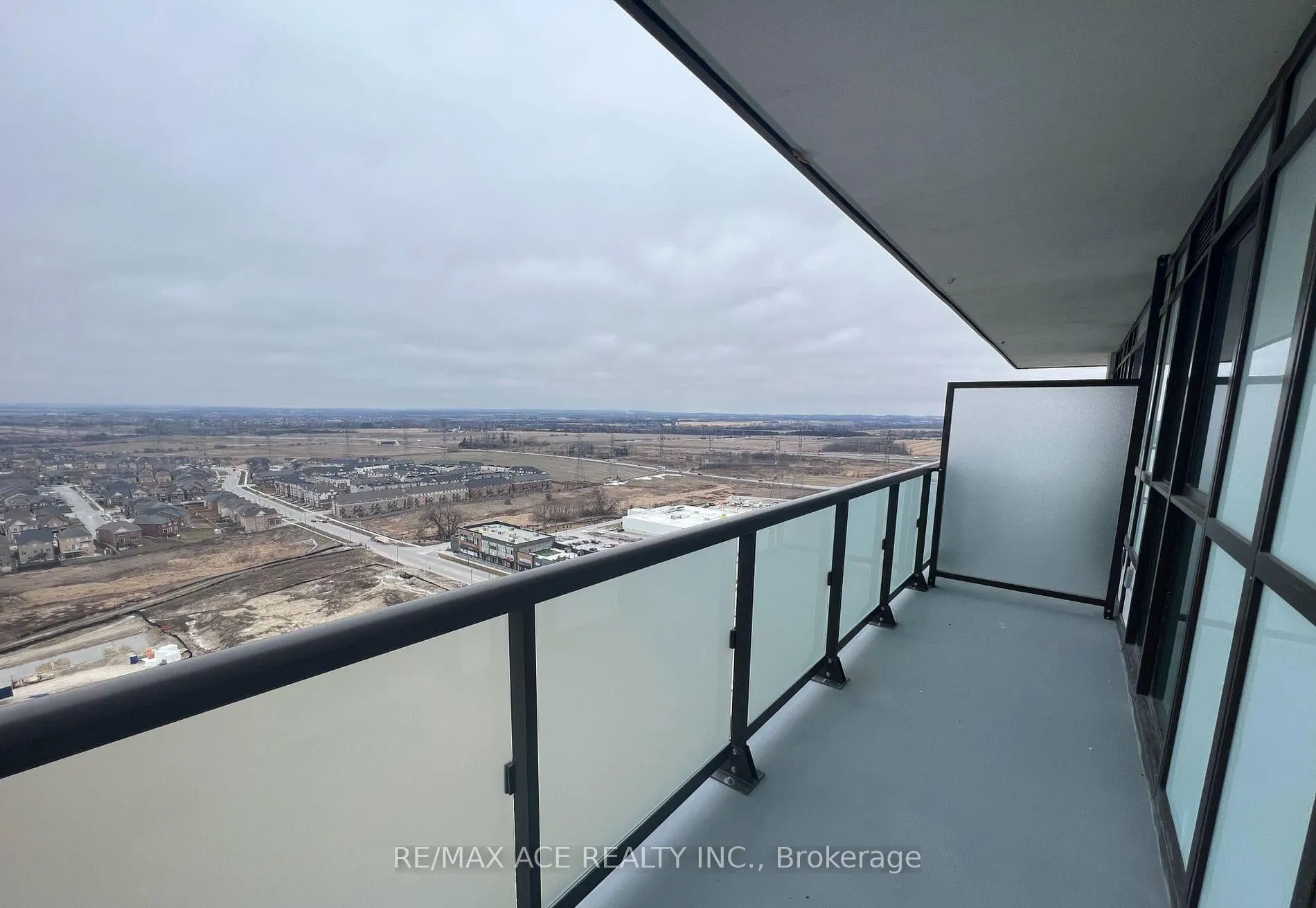 Photo 32 of Unit 1402, 2550 Simcoe Street N, Oshawa, Windfields — HOMEH