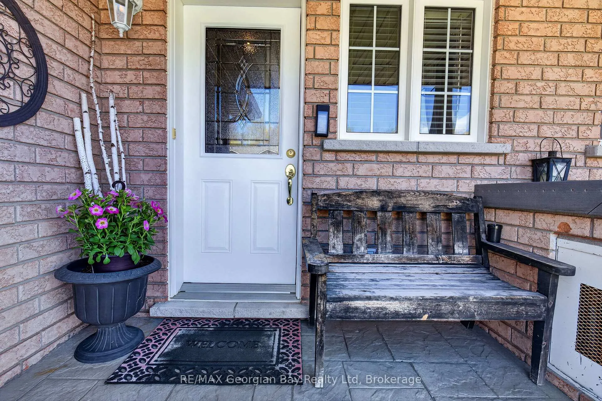 Photo 2 of 177 Southwinds Crescent, Midland — HOMEH