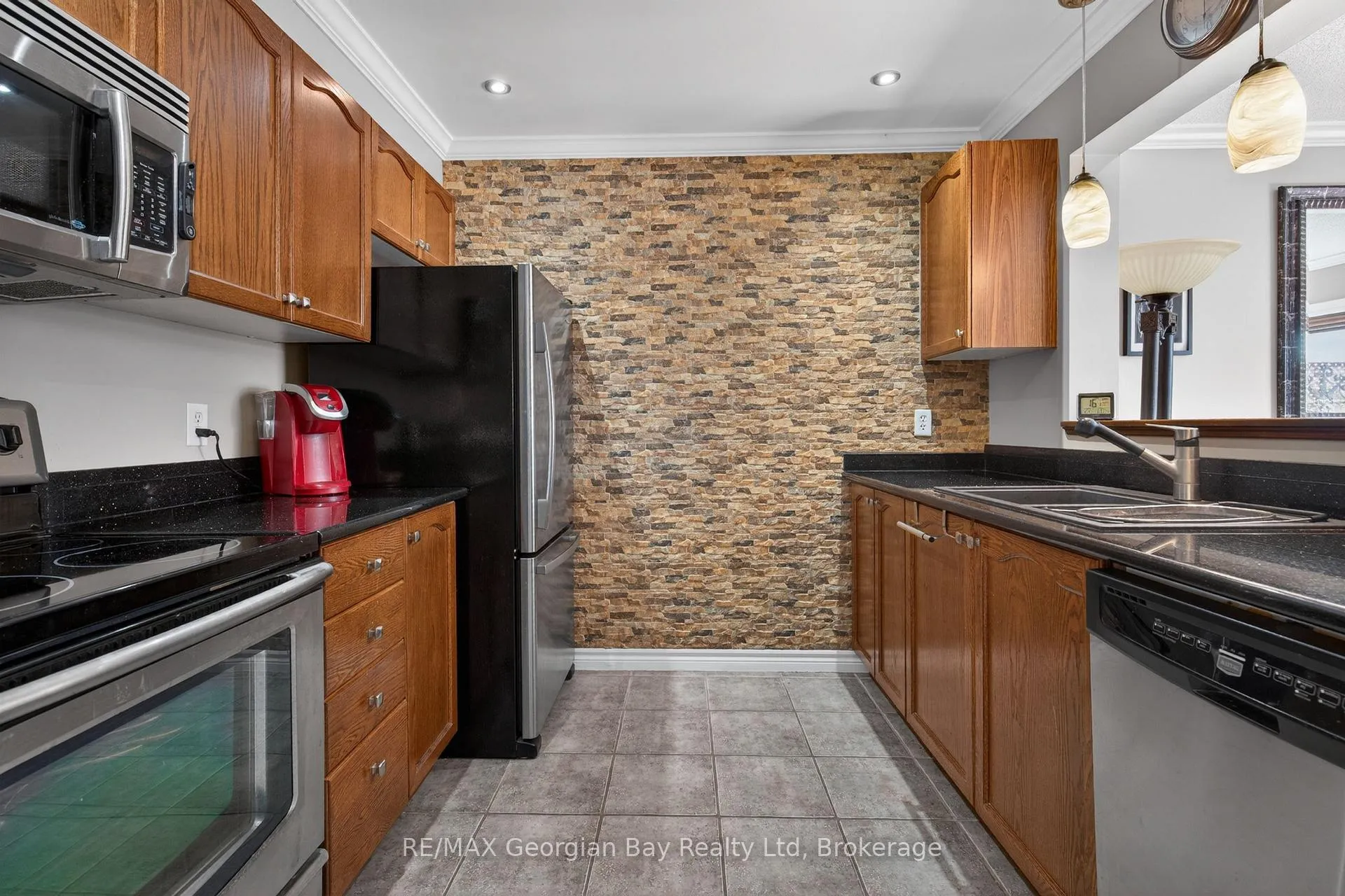 Photo 6 of 177 Southwinds Crescent, Midland — HOMEH