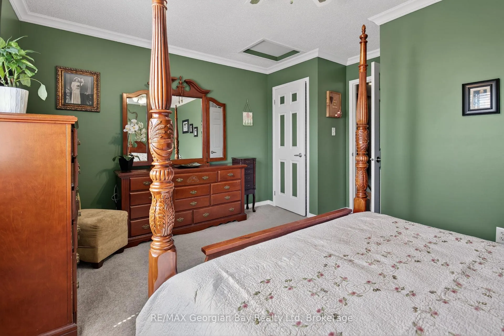 Photo 11 of 177 Southwinds Crescent, Midland — HOMEH