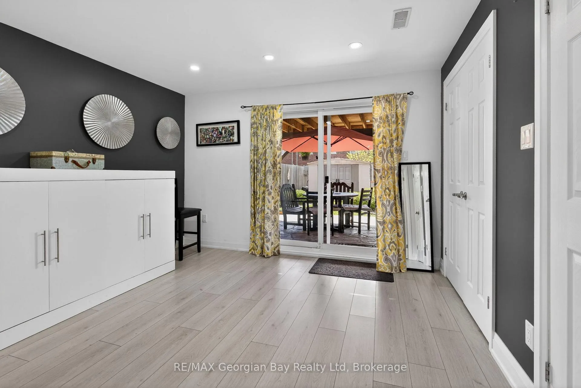 Photo 18 of 177 Southwinds Crescent, Midland — HOMEH