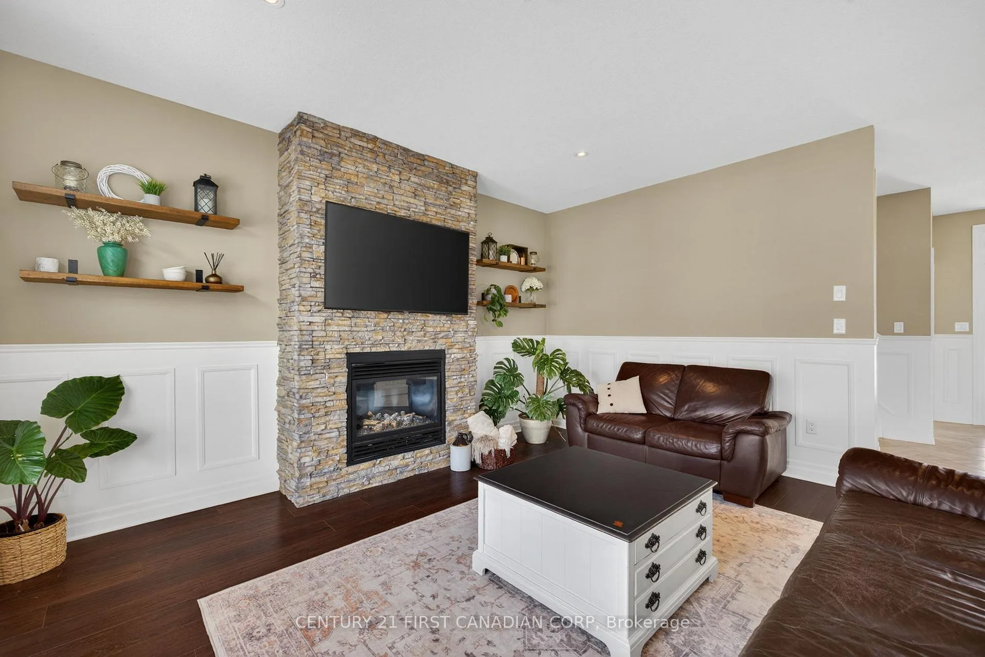 Photo 9 of 63 Fieldstone Crescent, Middlesex Centre, Komoka — HOMEH