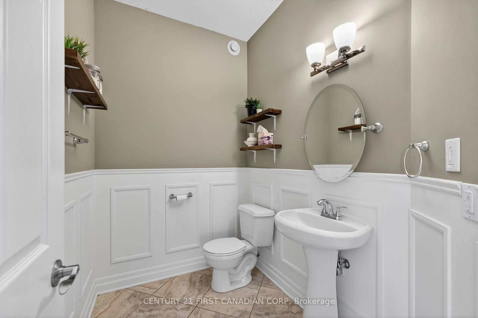Photo 10 of 63 Fieldstone Crescent, Middlesex Centre, Komoka — HOMEH