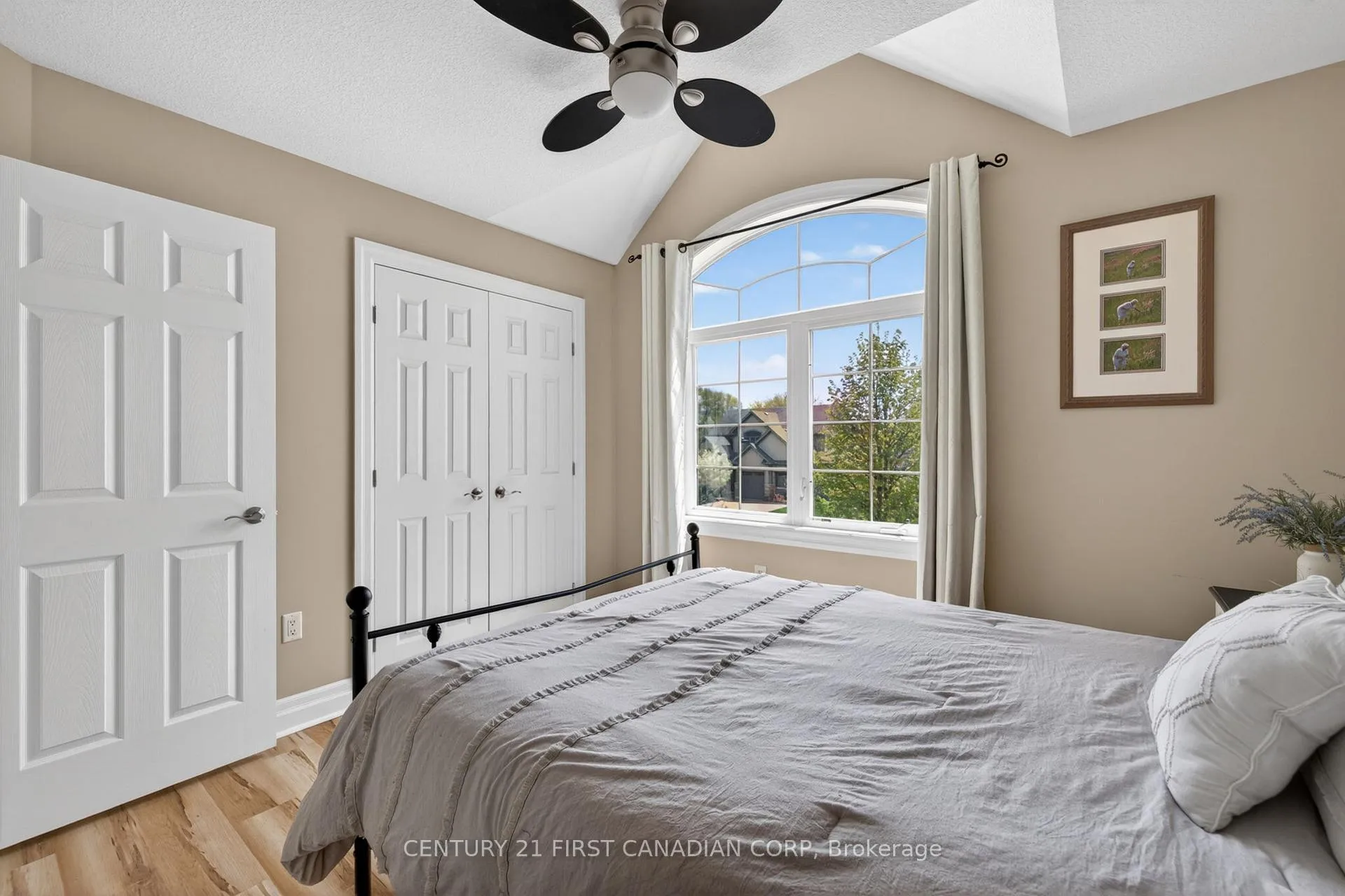 Photo 20 of 63 Fieldstone Crescent, Middlesex Centre, Komoka — HOMEH