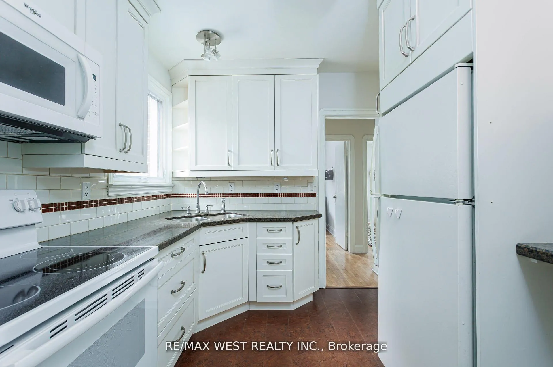 Photo 7 of 3 Glenroy Avenue, Etobicoke, Stonegate-Queensway — HOMEH