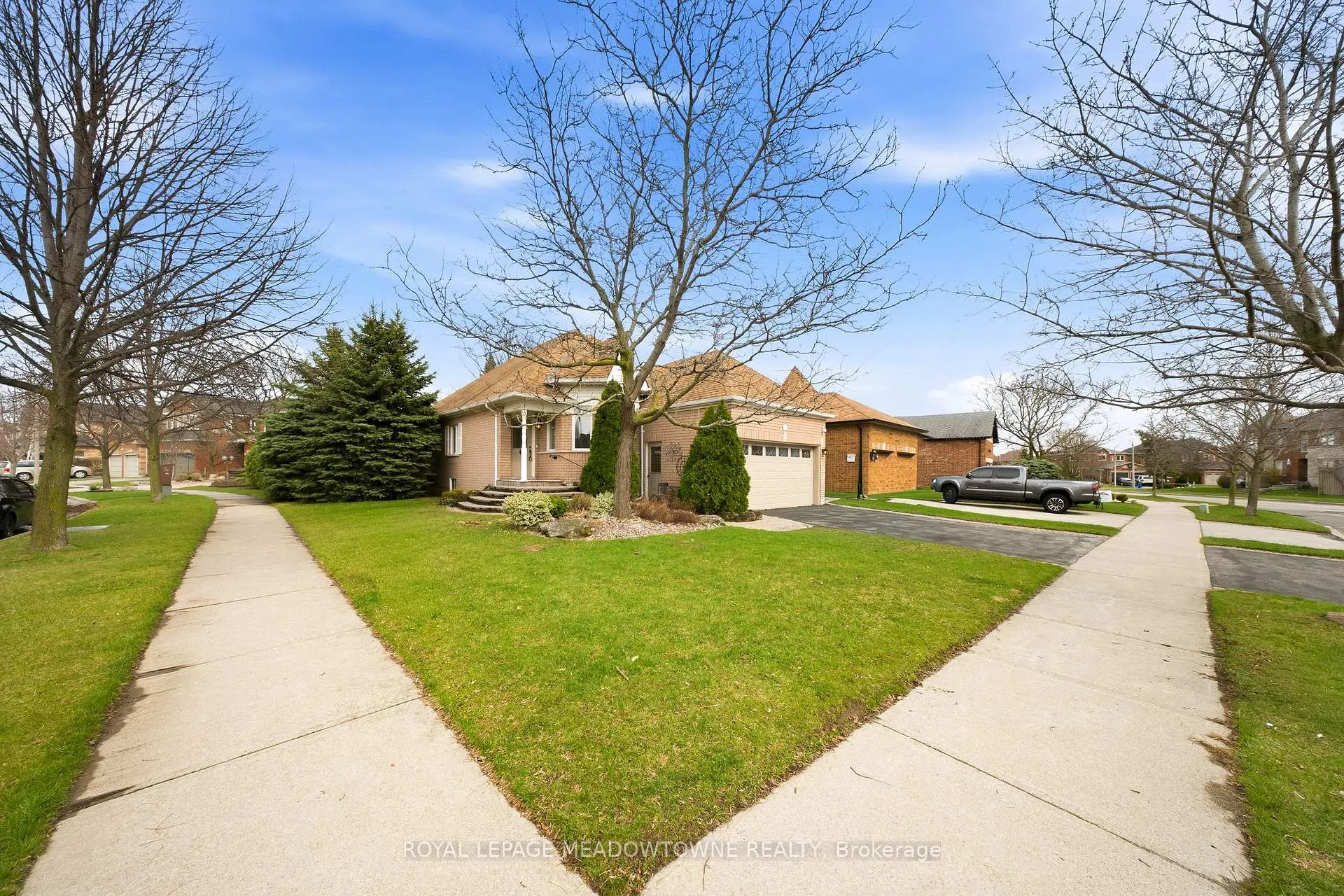 Photo 1 of 20 Huffmann Drive, Halton Hills, Georgetown — HOMEH