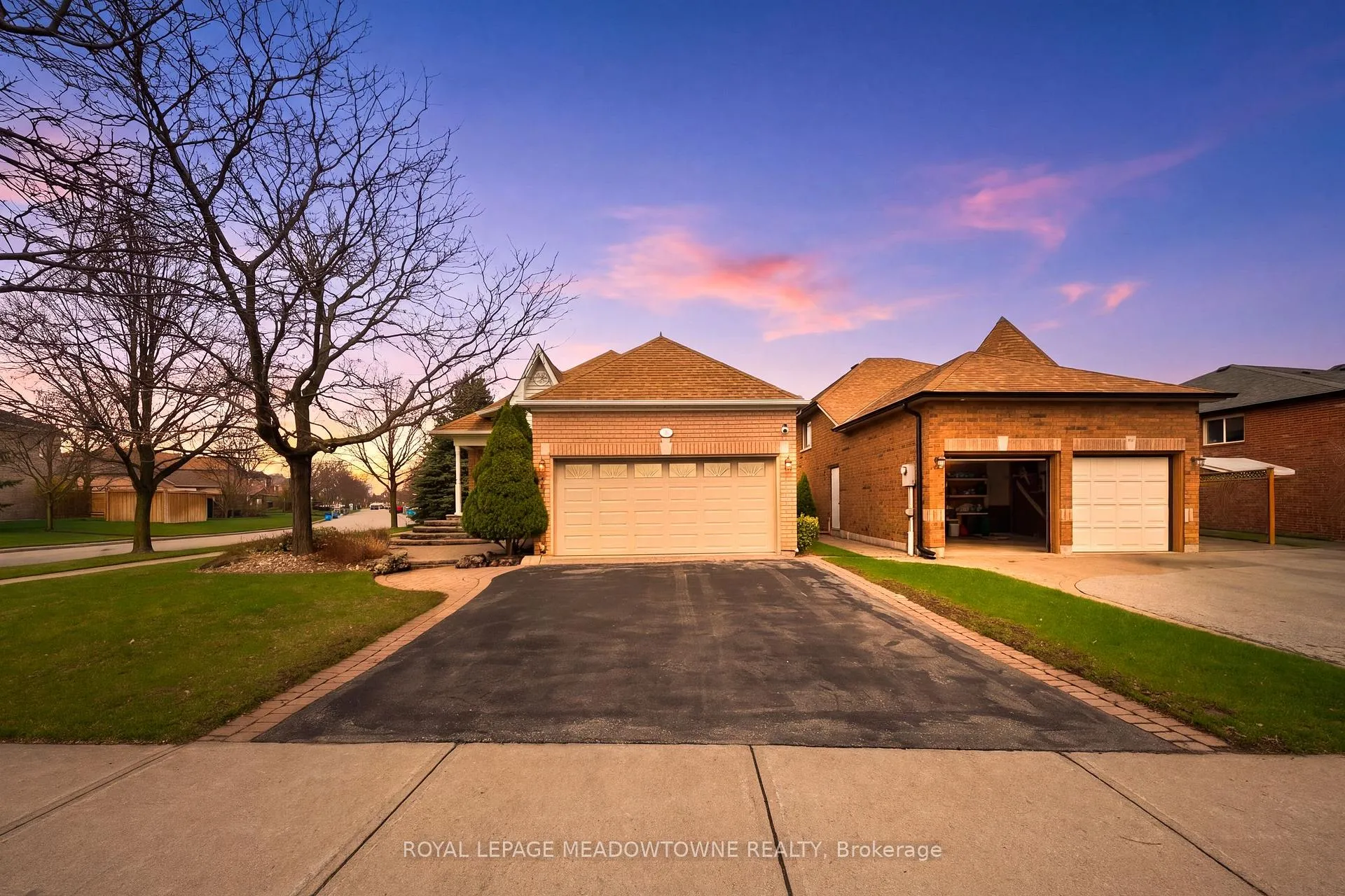Photo 4 of 20 Huffmann Drive, Halton Hills, Georgetown — HOMEH