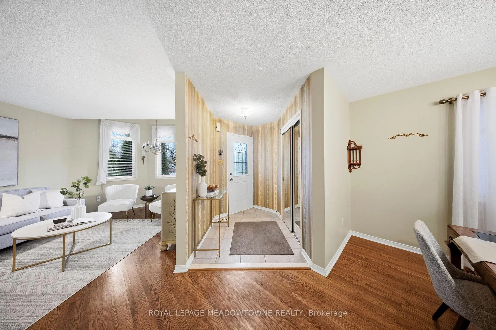 Photo 11 of 20 Huffmann Drive, Halton Hills, Georgetown — HOMEH