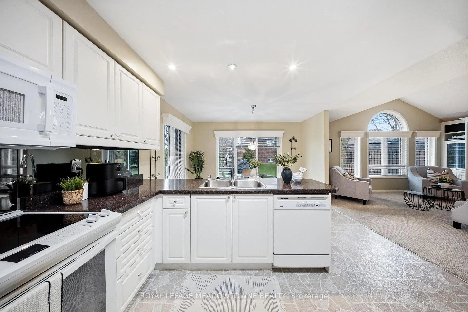 Photo 18 of 20 Huffmann Drive, Halton Hills, Georgetown — HOMEH