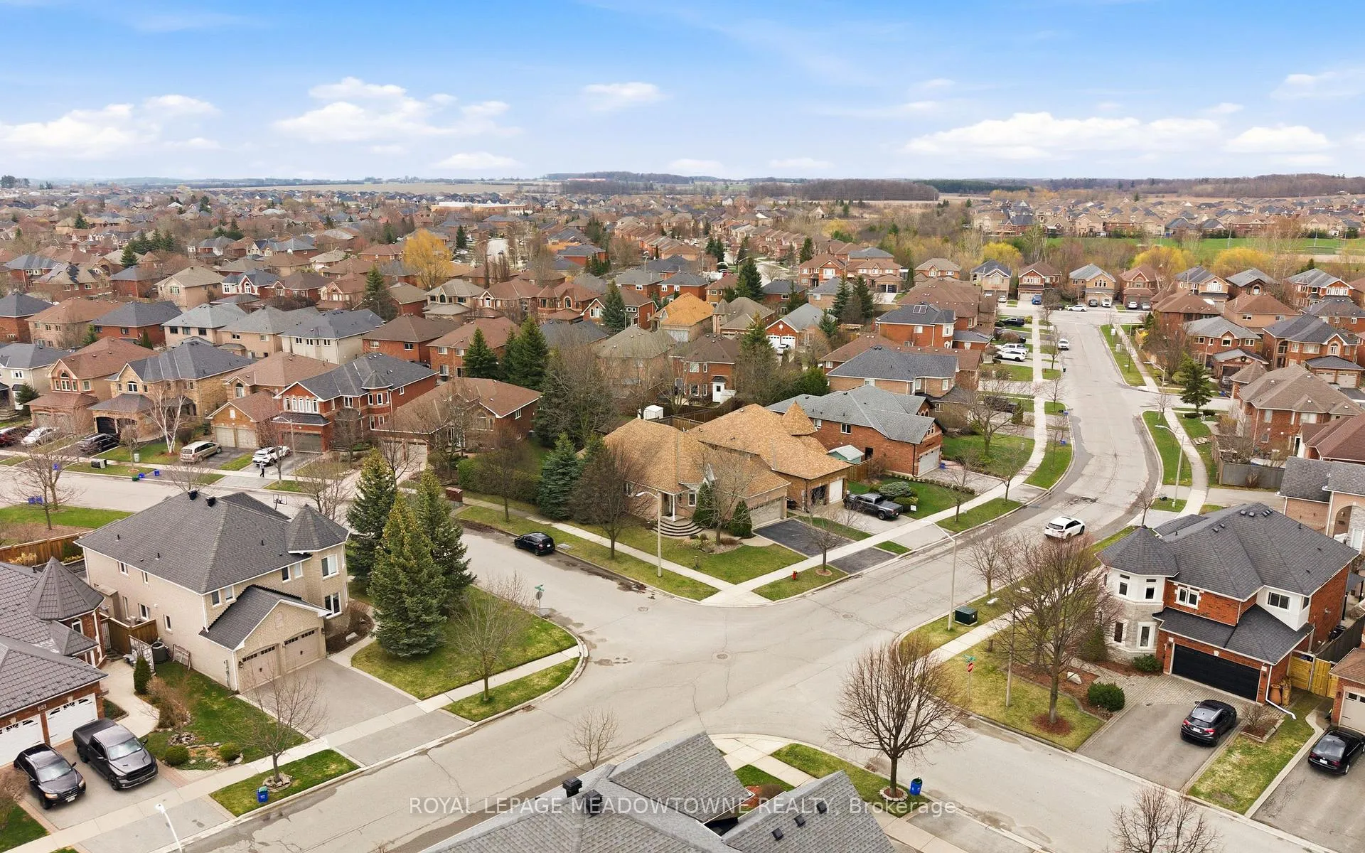 Photo 48 of 20 Huffmann Drive, Halton Hills, Georgetown — HOMEH