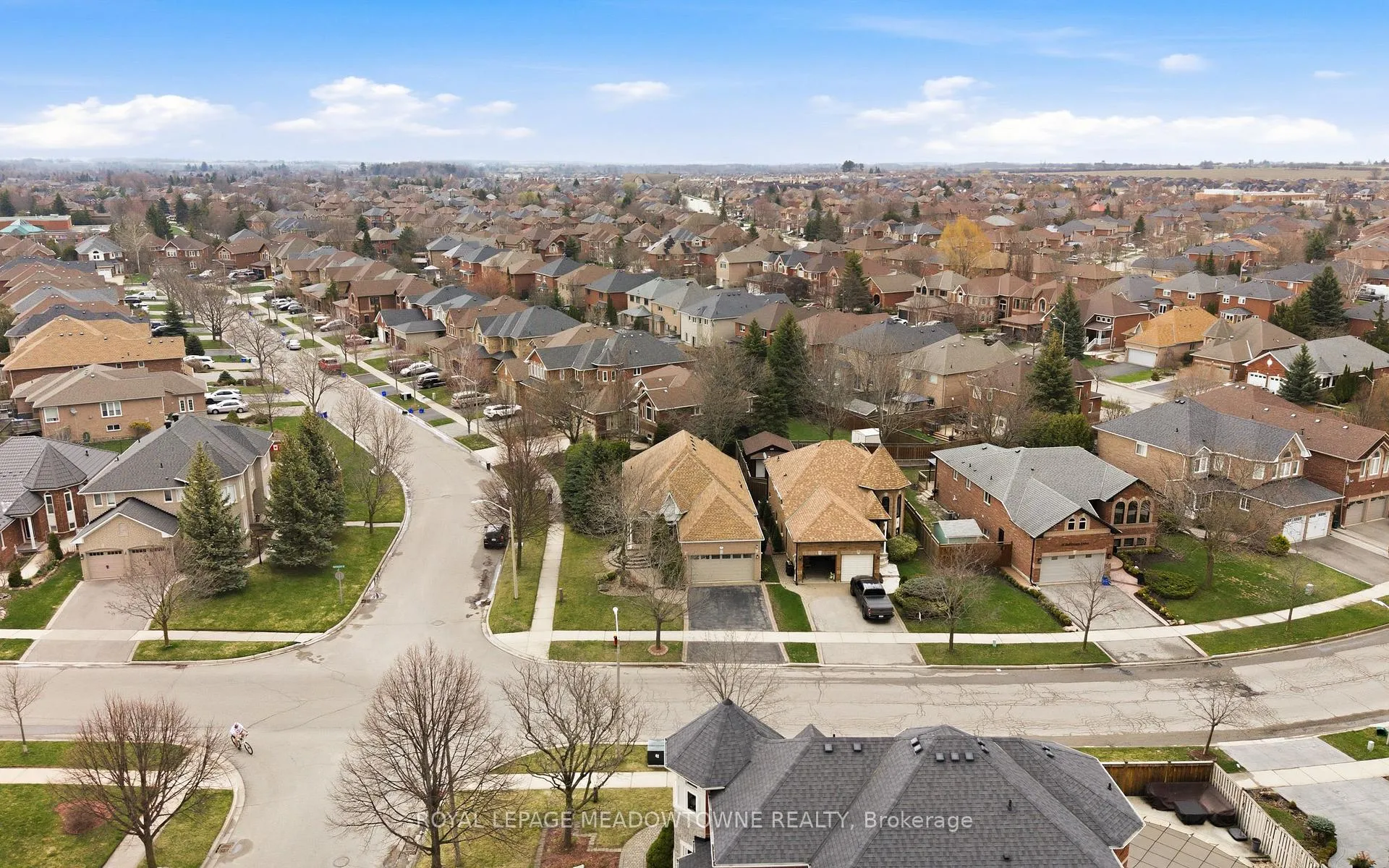 Photo 49 of 20 Huffmann Drive, Halton Hills, Georgetown — HOMEH