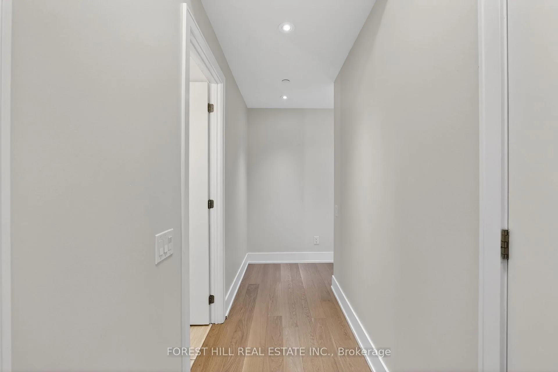 Photo 4 of Unit 303, 170 Avenue Road, Toronto, The Annex — HOMEH
