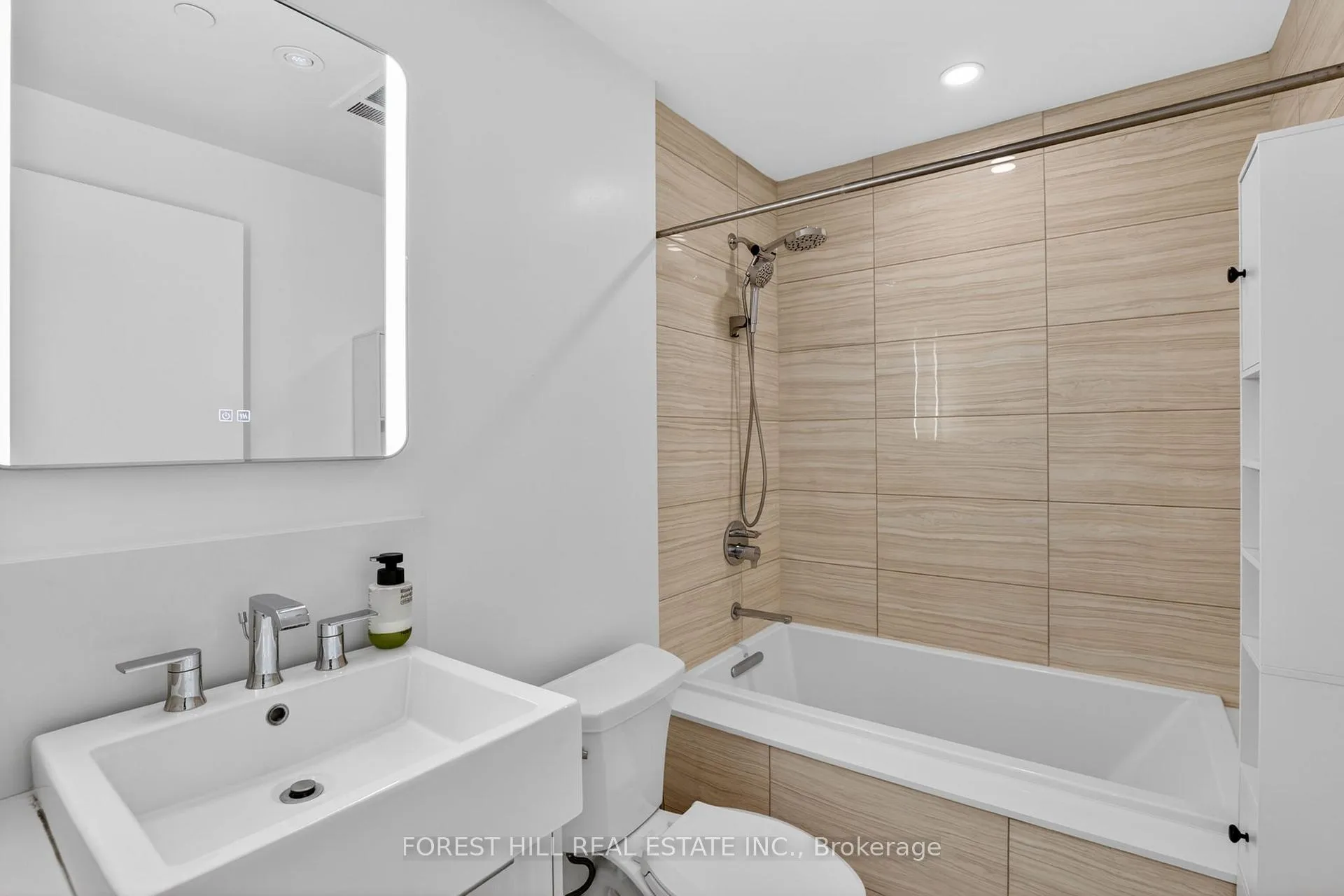 Photo 5 of Unit 303, 170 Avenue Road, Toronto, The Annex — HOMEH