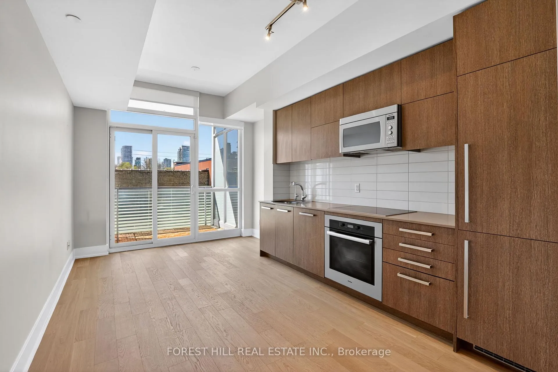 Photo 6 of Unit 303, 170 Avenue Road, Toronto, The Annex — HOMEH