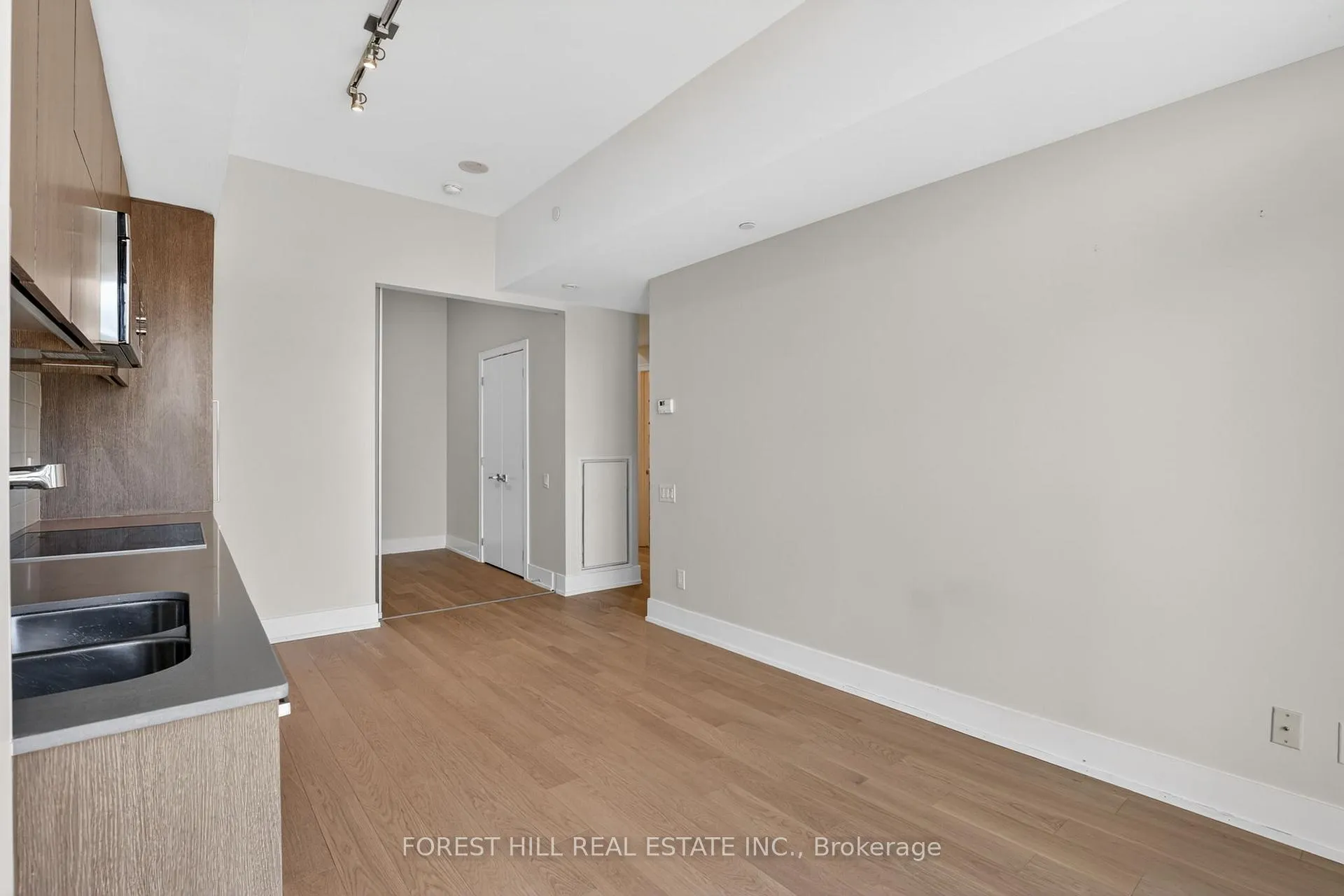 Photo 8 of Unit 303, 170 Avenue Road, Toronto, The Annex — HOMEH