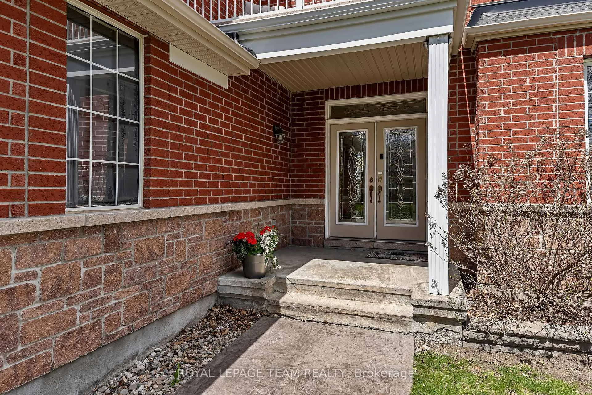 Photo 3 of 6918 Mary Anne Drive, Ottawa, Greely — HOMEH