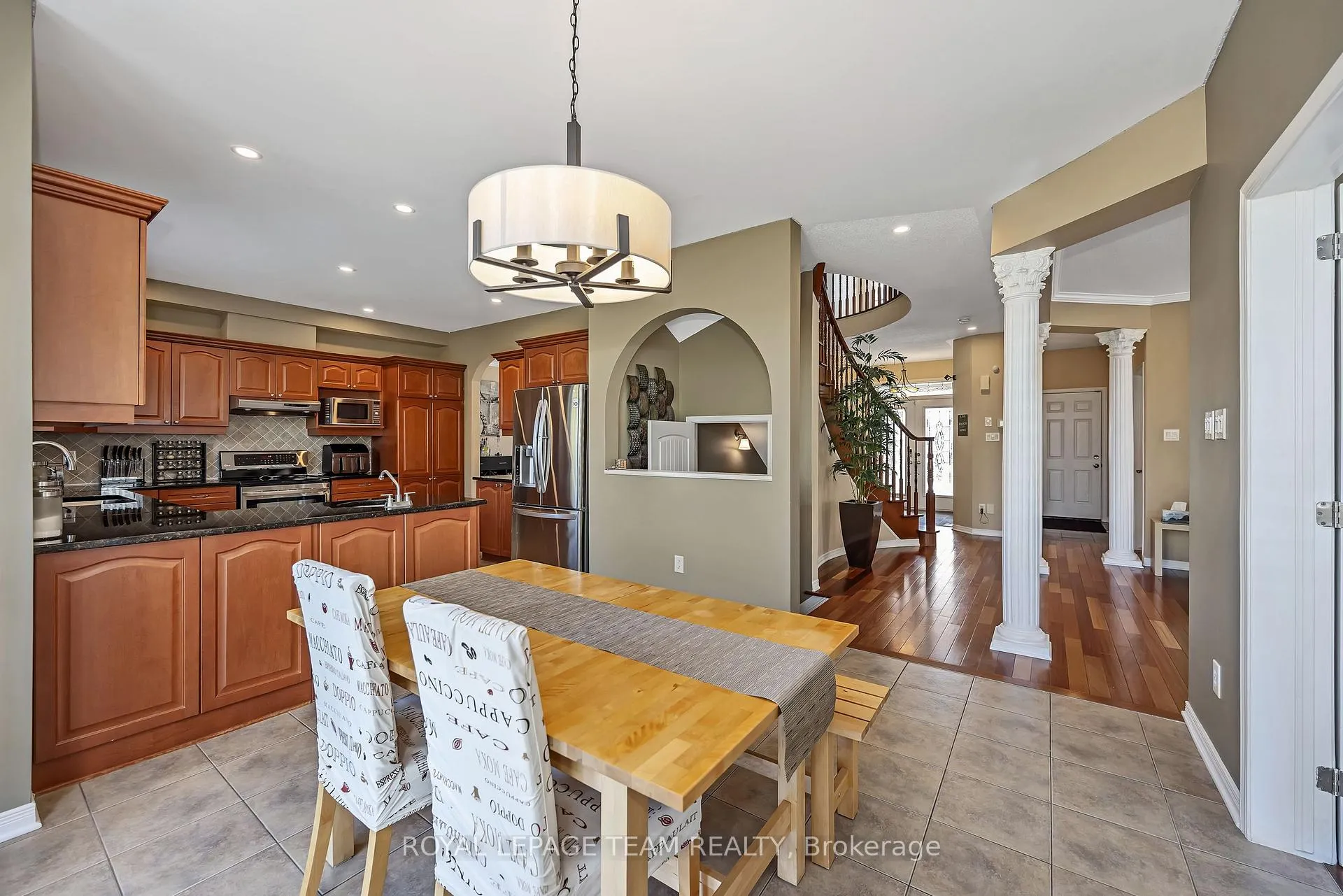 Photo 13 of 6918 Mary Anne Drive, Ottawa, Greely — HOMEH