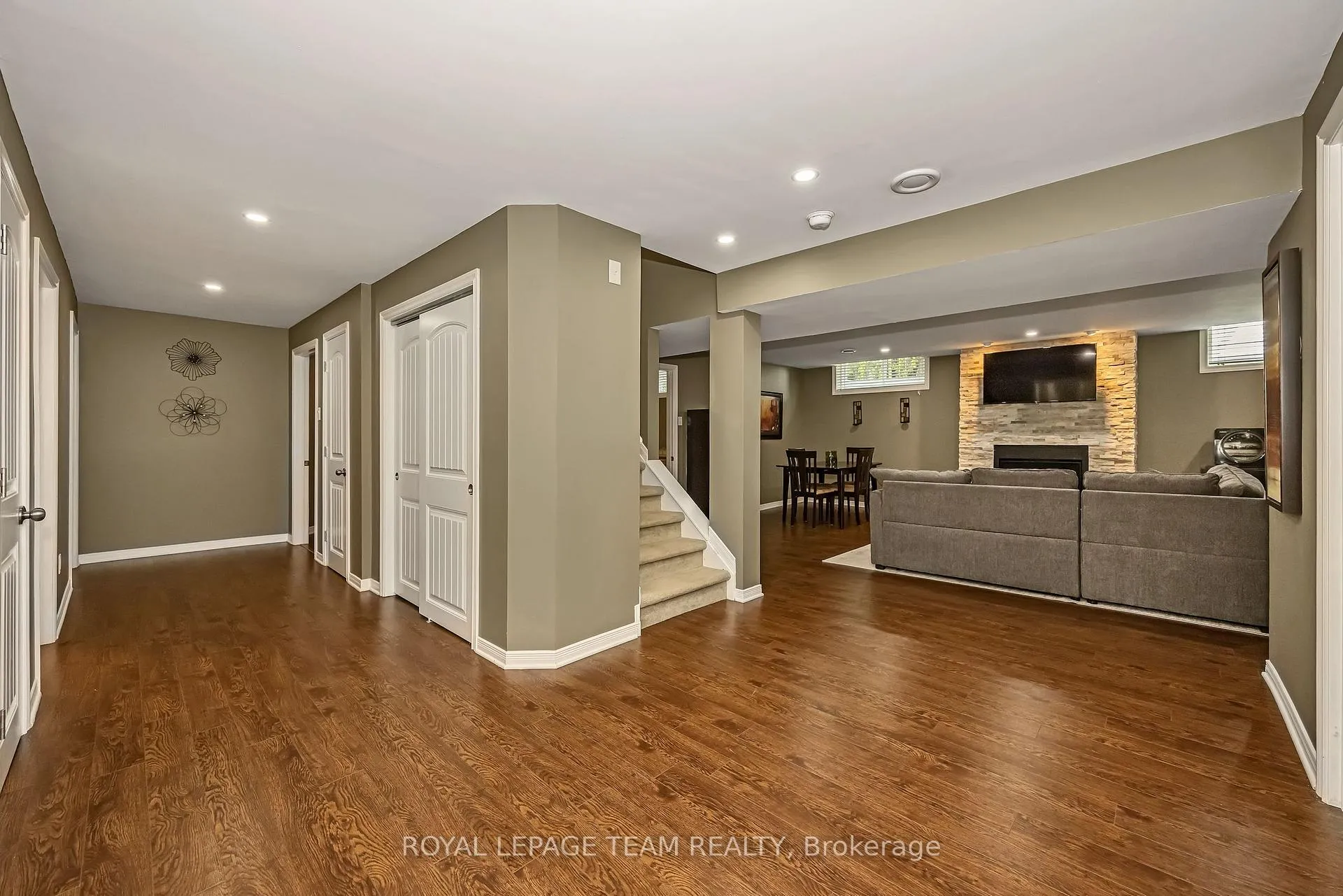 Photo 36 of 6918 Mary Anne Drive, Ottawa, Greely — HOMEH